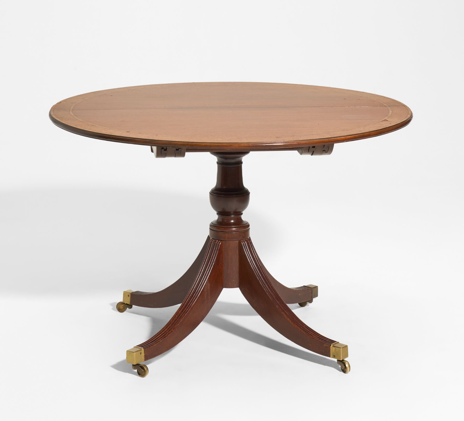 Runder Tisch und Folge von sechs Gondelstühlen - Image 2 of 4