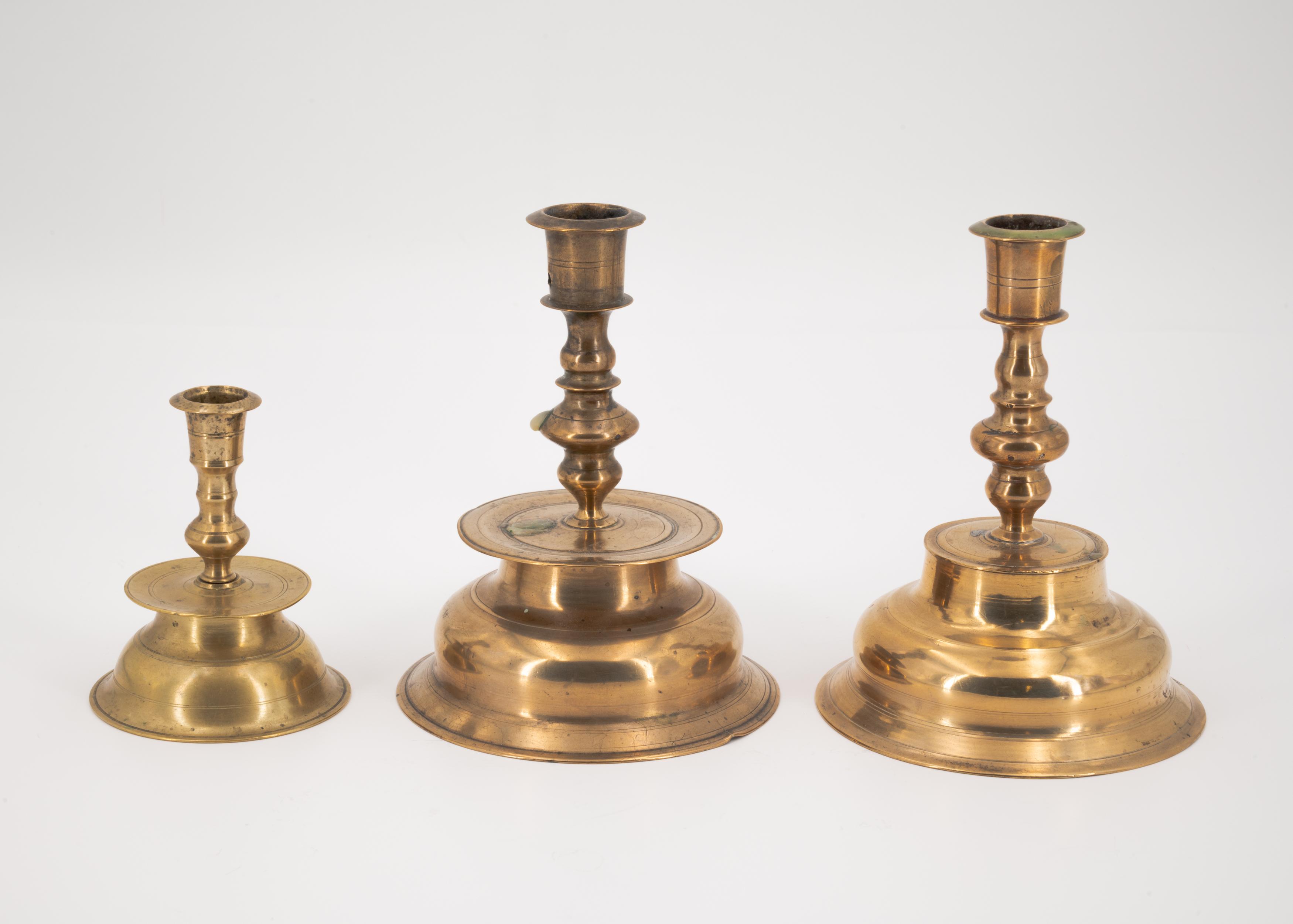 Drei Glockenfußleuchter und zwei Spulenleuchter - Image 5 of 7