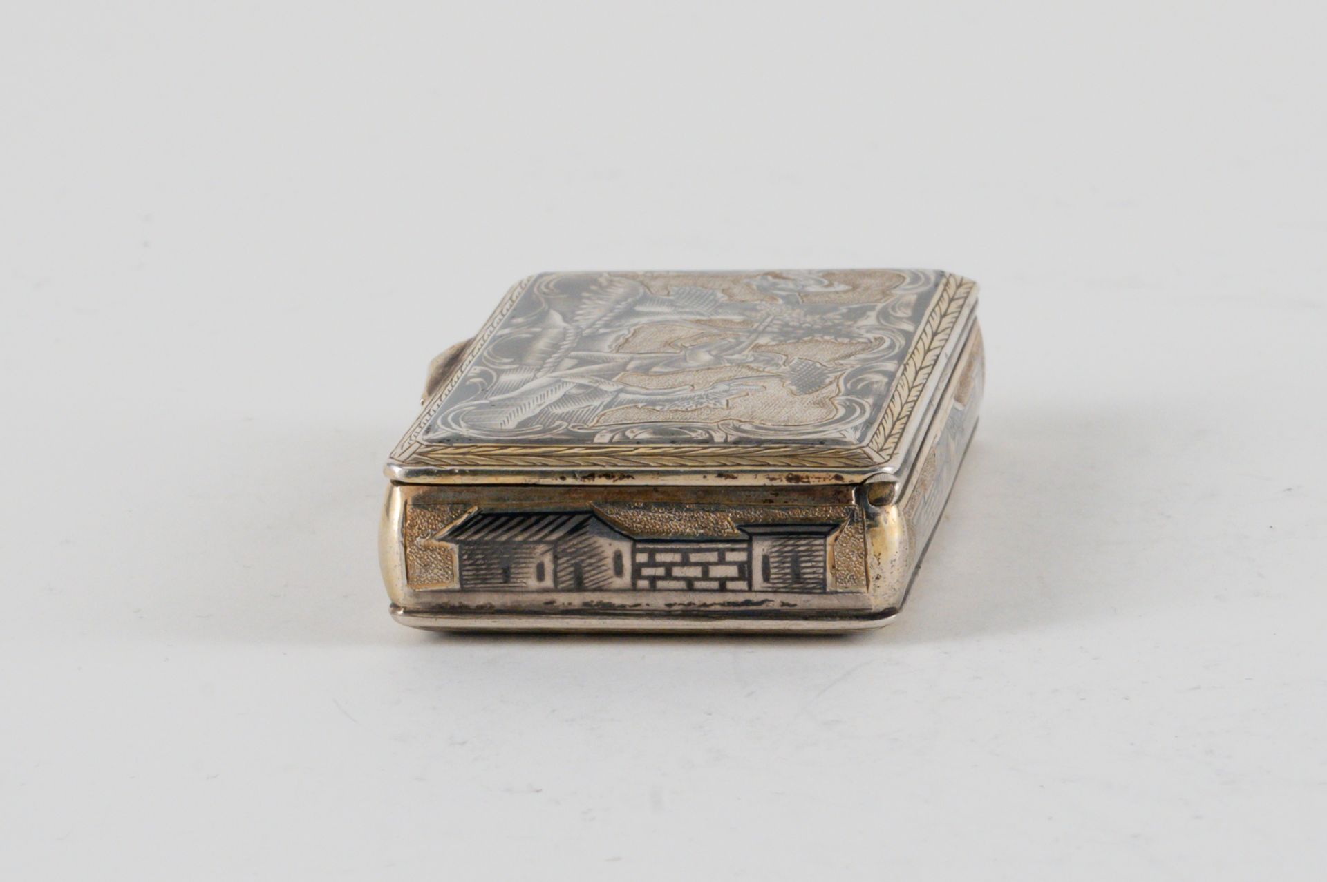 Small box with hunting scene and architectural landscape - Image 2 of 7