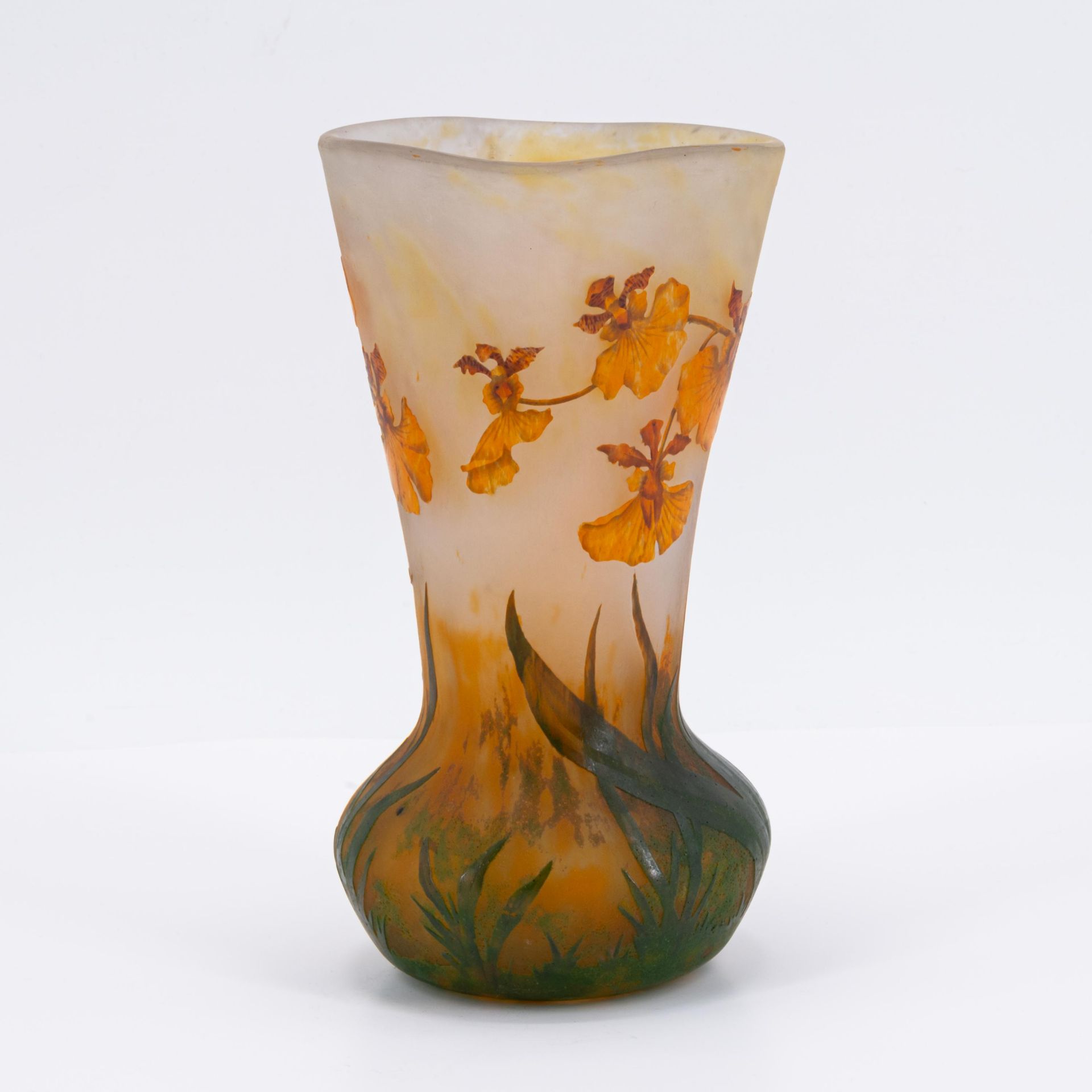 Vase with orchid decor - Image 2 of 7