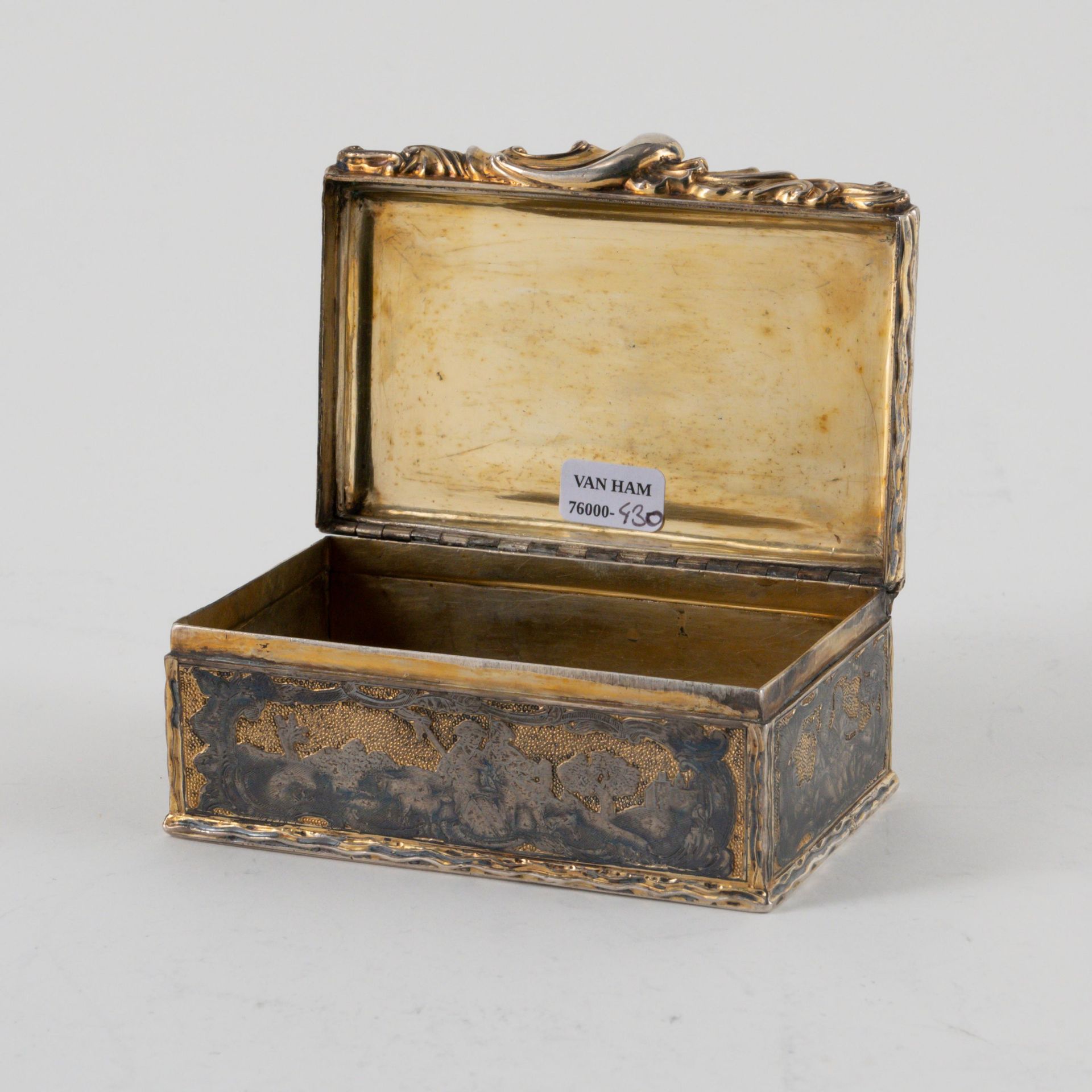 Snuff box with mythological scene & idyllic landscapes with couples - Image 6 of 7