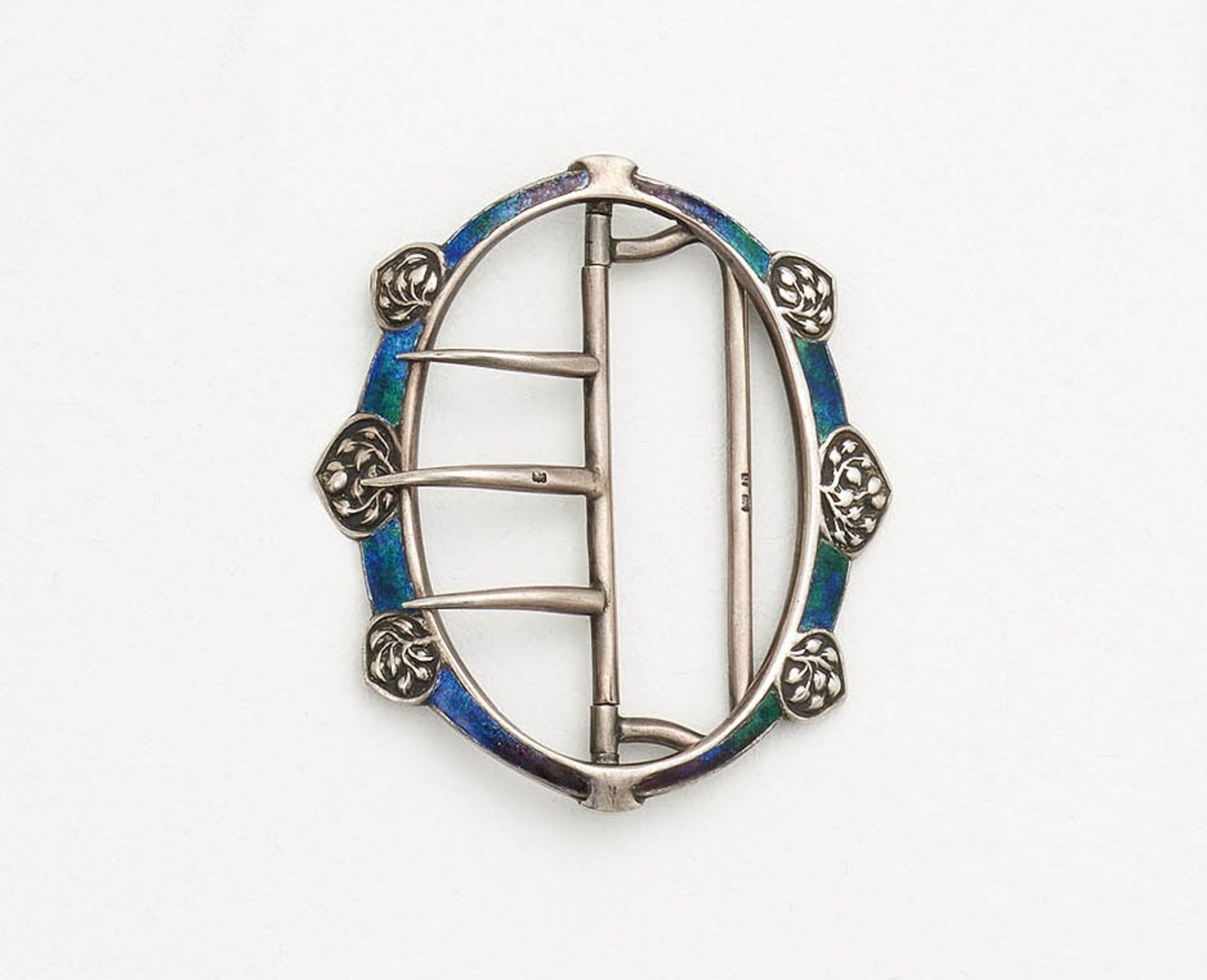 Oval belt buckle with enamel decor