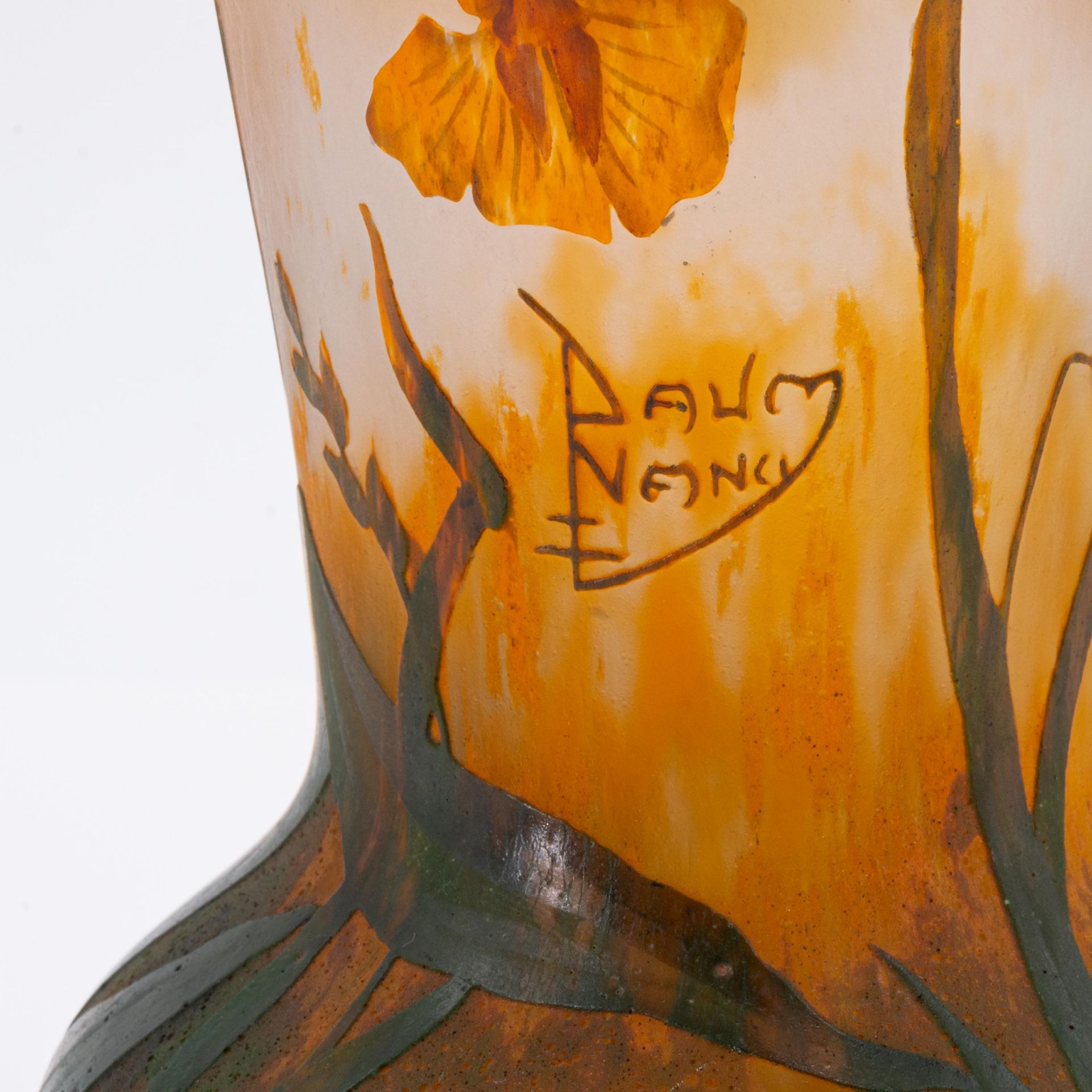 Vase with orchid decor - Image 7 of 7