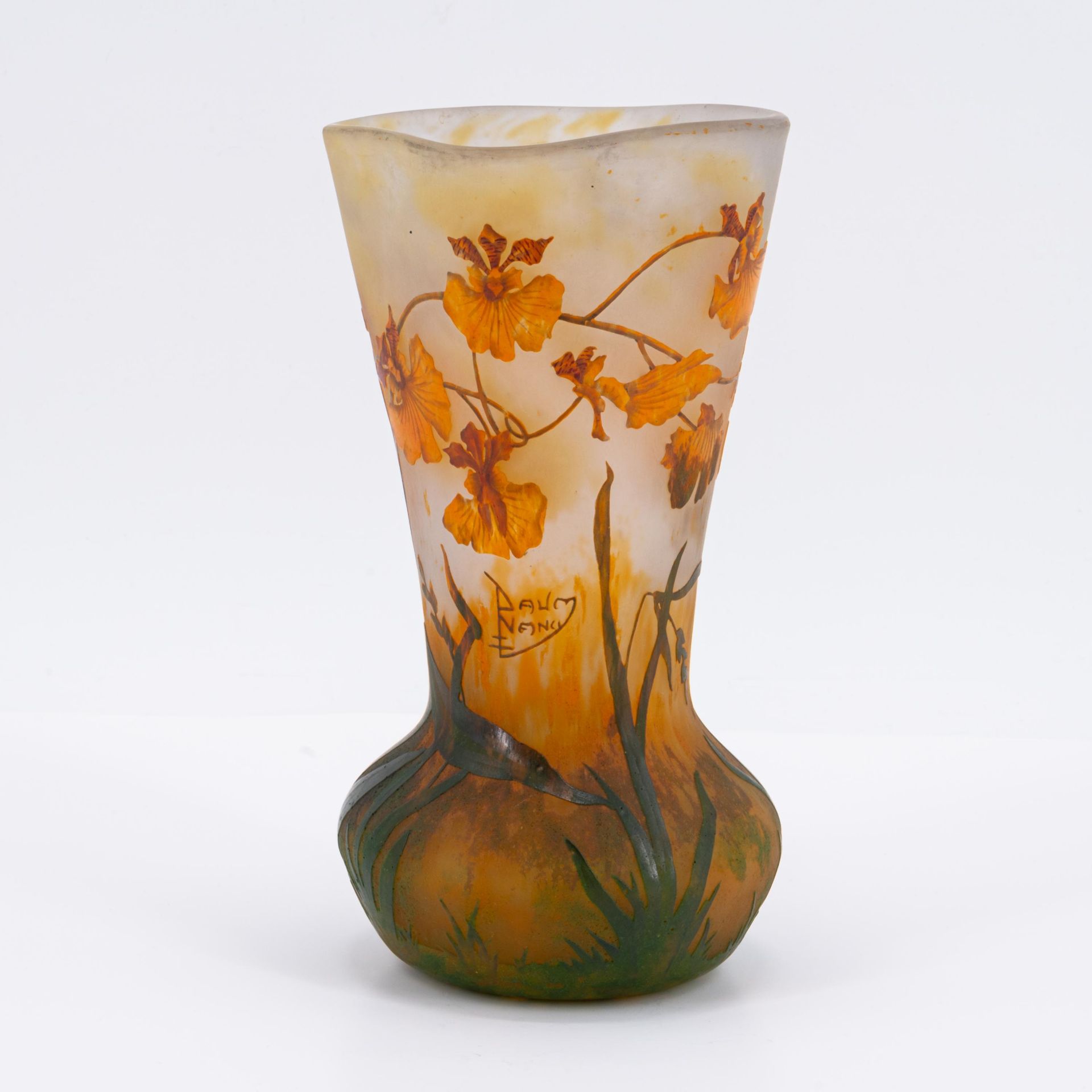 Vase with orchid decor - Image 4 of 7