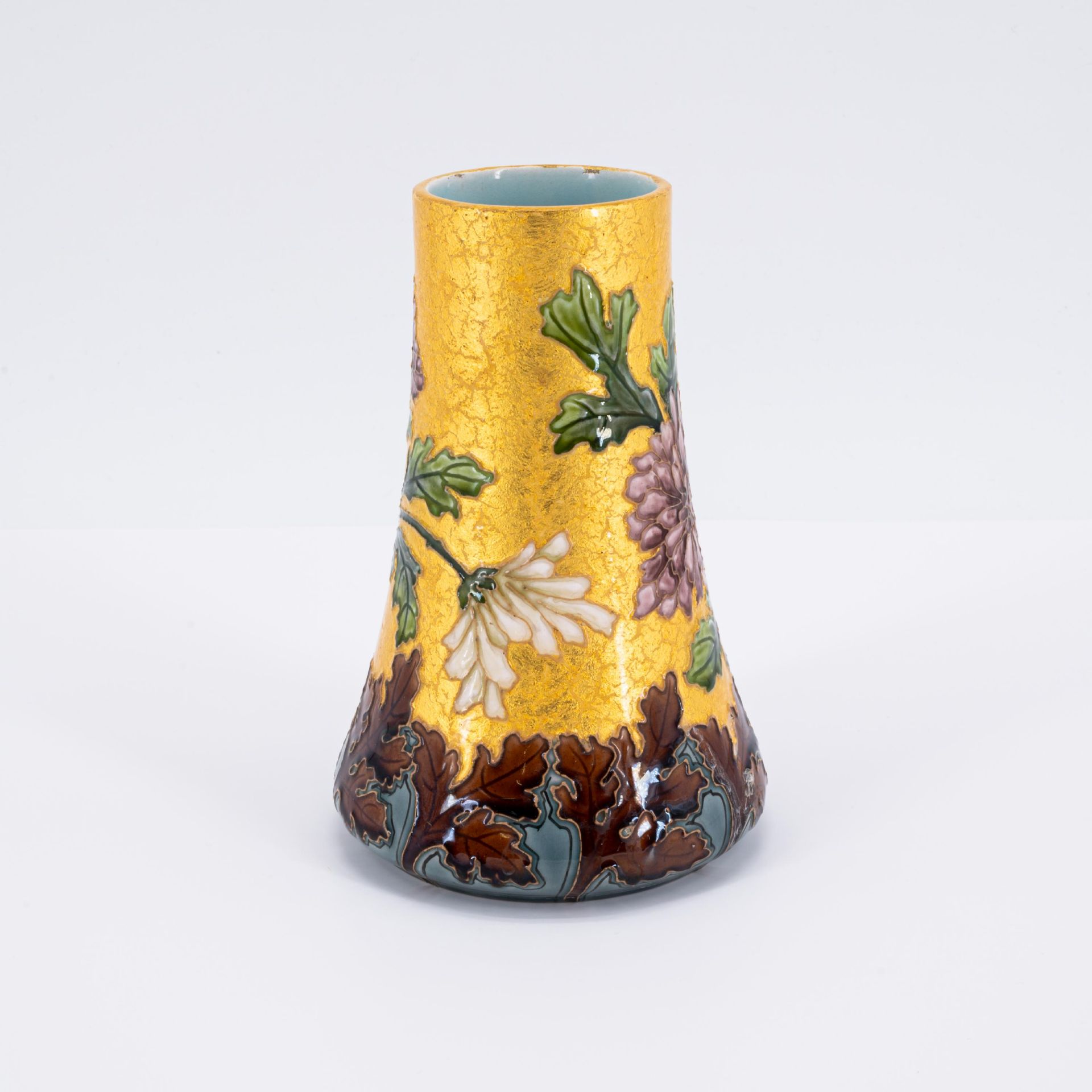 Slim vase with chrysanthemum decor - Image 4 of 6