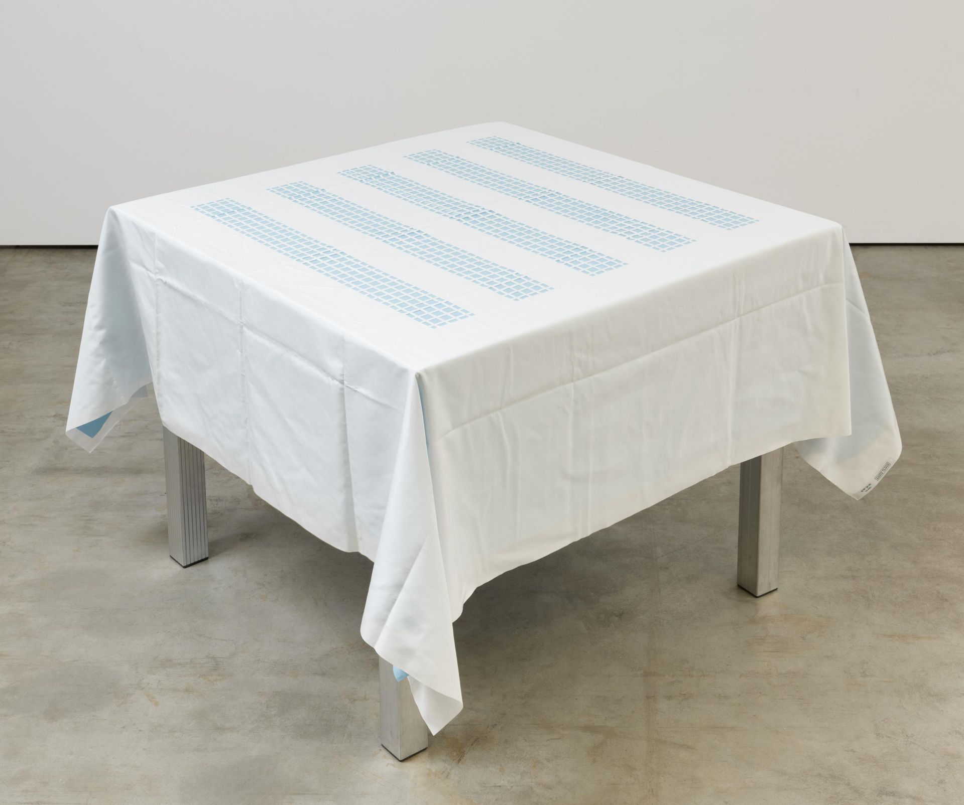 Daniel Buren: Unique Tablecloth with Laser-Cut Lace (für Parkett 66) - Bild 2 aus 2