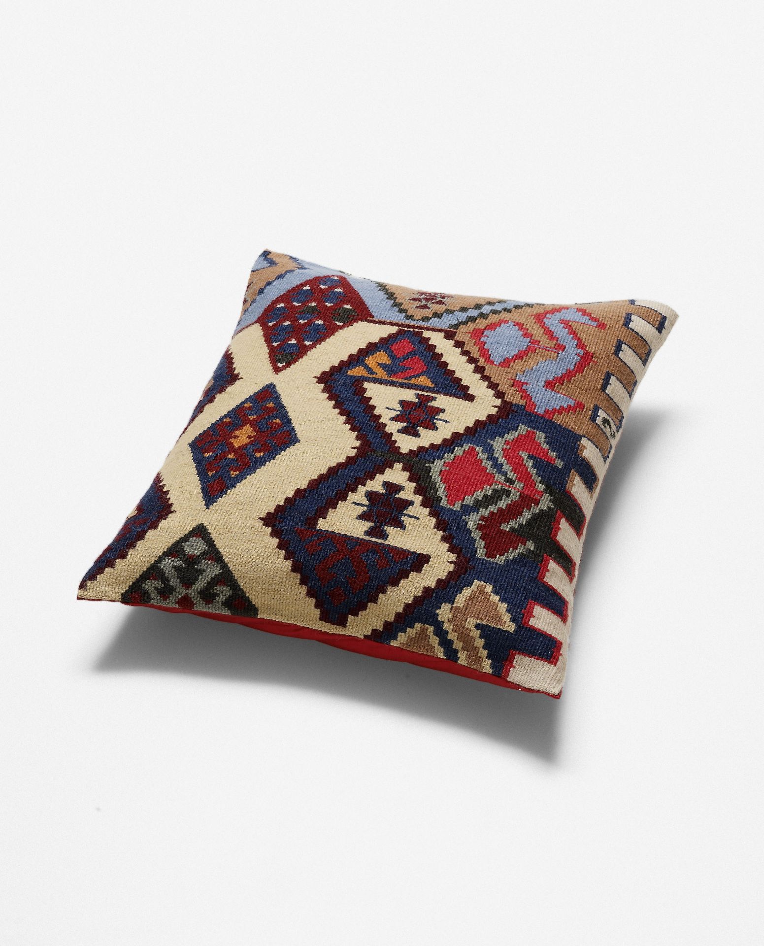 Olaf Nicolai: Georg's Pillow (Replica of a pillow from George Lukács sofa in his study at Belgrad Ka