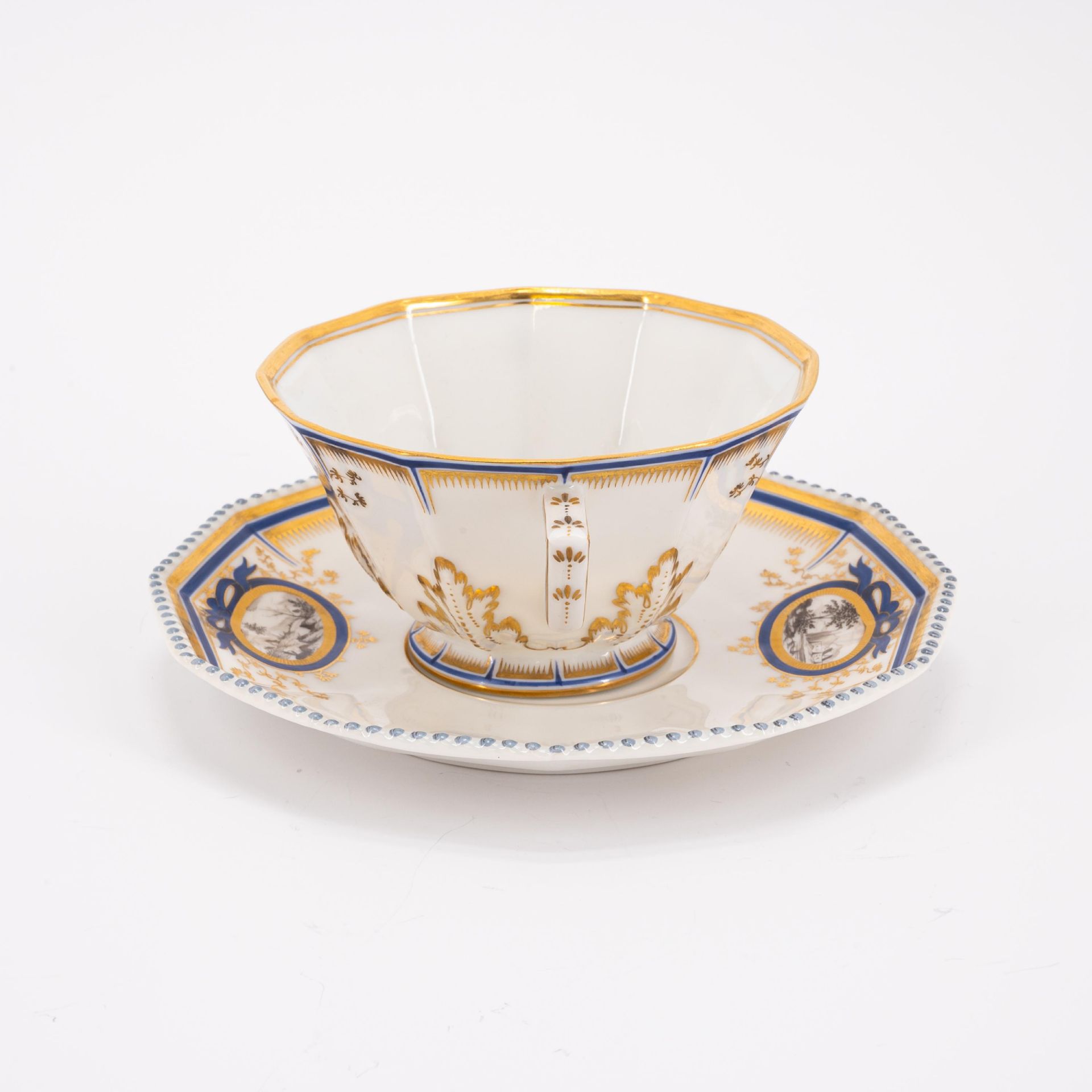 Nymphenburg: LARGE DINNER SERVICE 'ROYAL BAVARIAN' WITH 107 PIECES - Image 2 of 26
