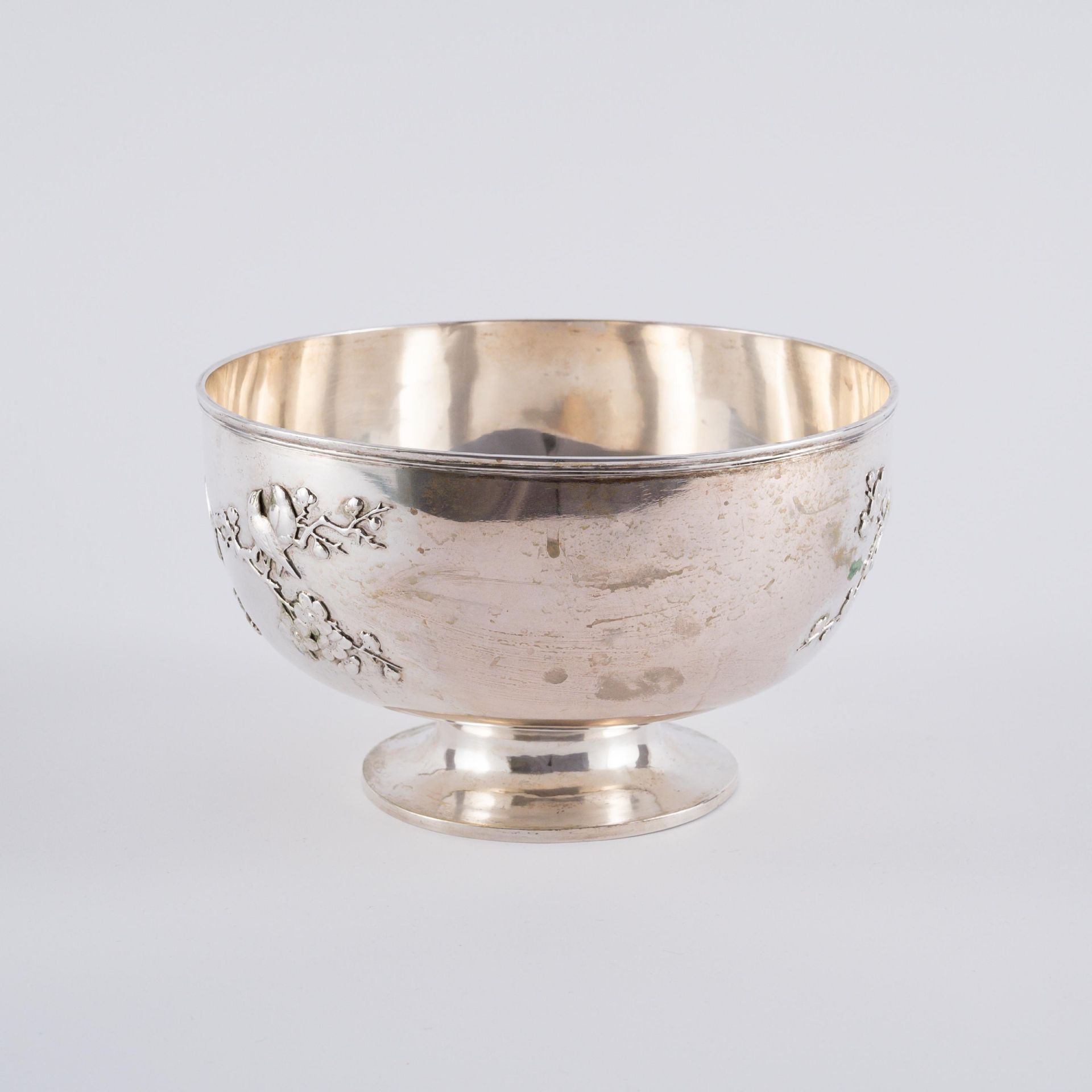 FOOTED SILVER BOWL WITH CHERRYBLOSSOM BRANCH AND BIRD OF PARADISE - Image 2 of 6