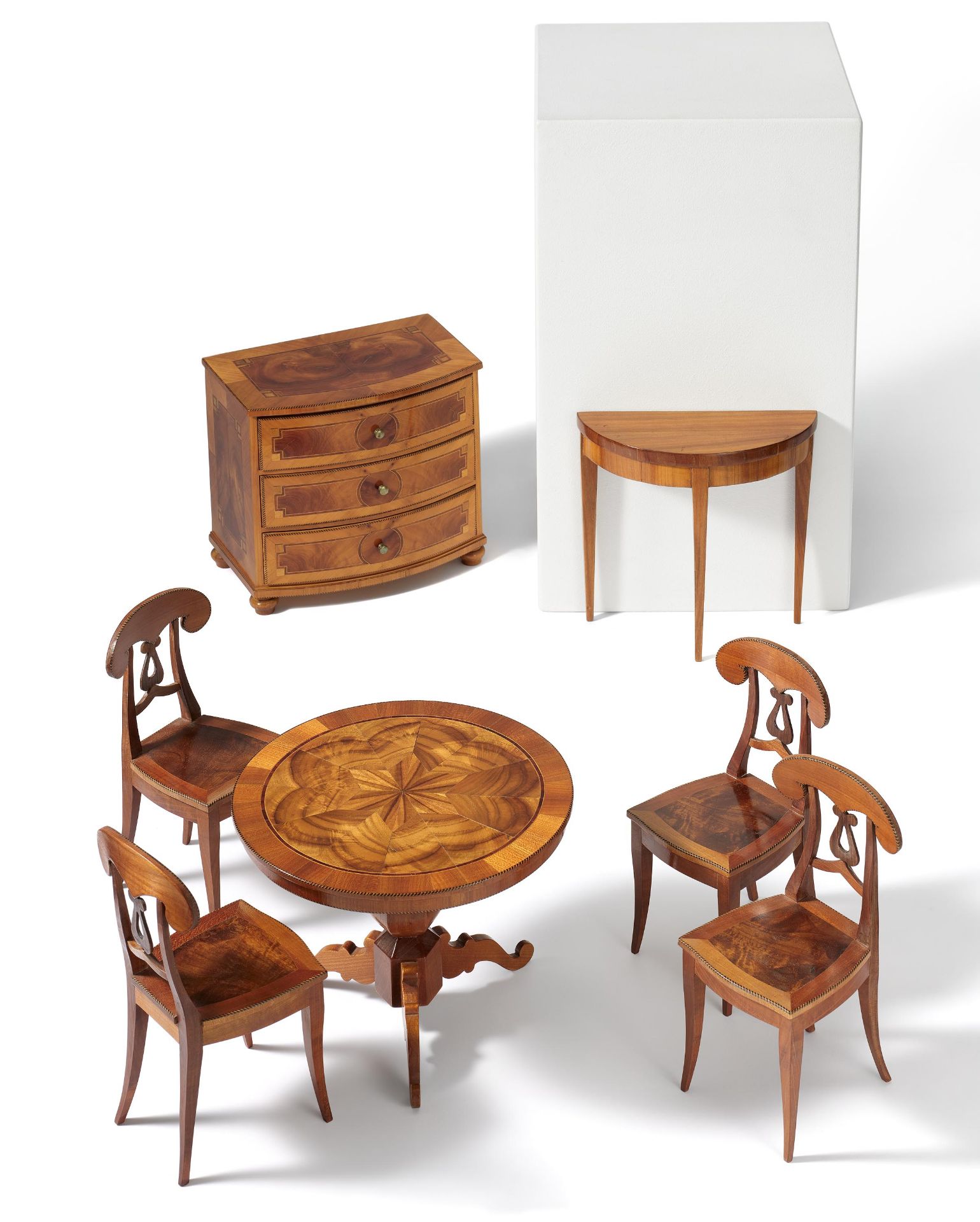 Italy: FURNITURE ENSEMBLE FROM A DOLL HOUSE