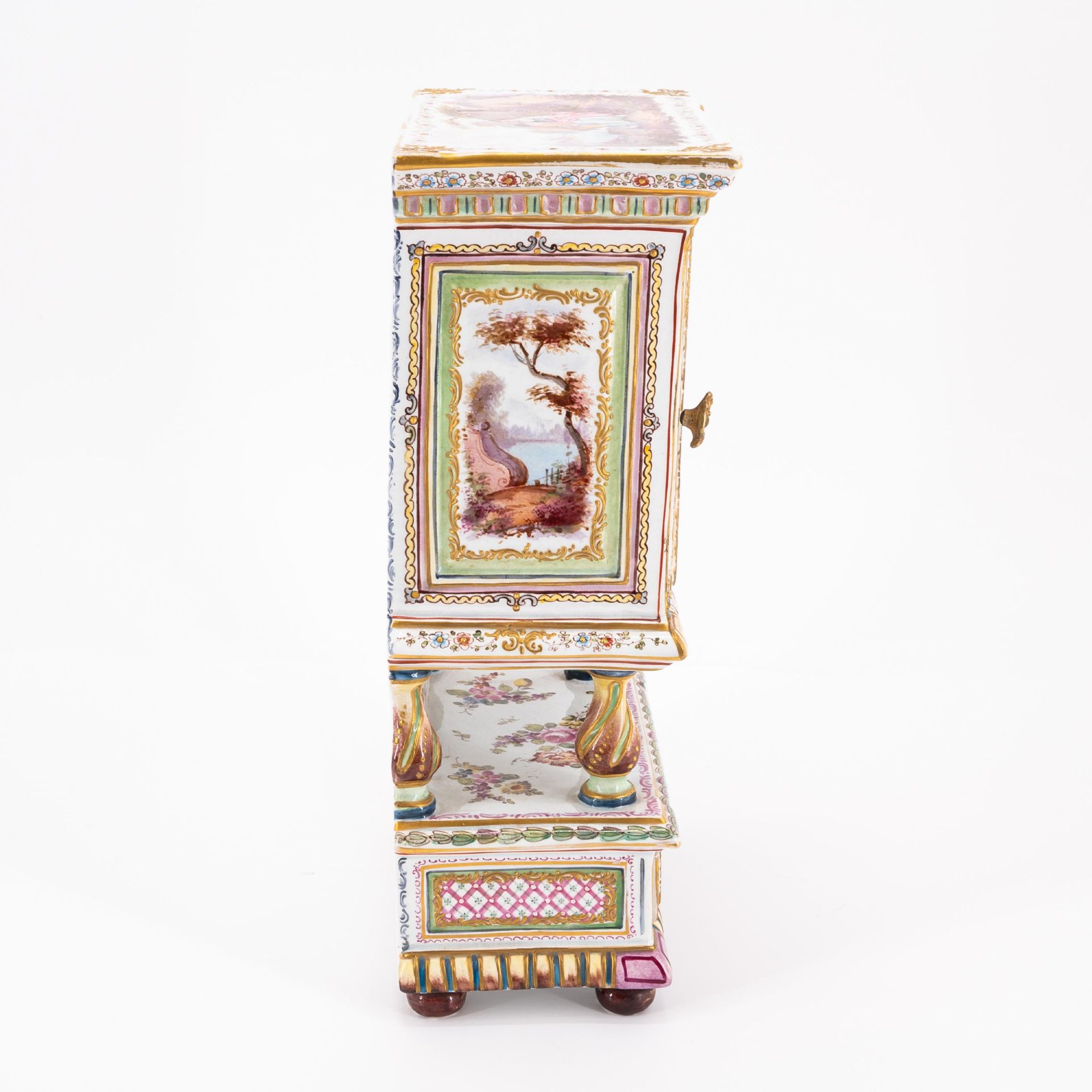 France: MINIATURE FAIENCE BUFFET CABINET - Image 4 of 7