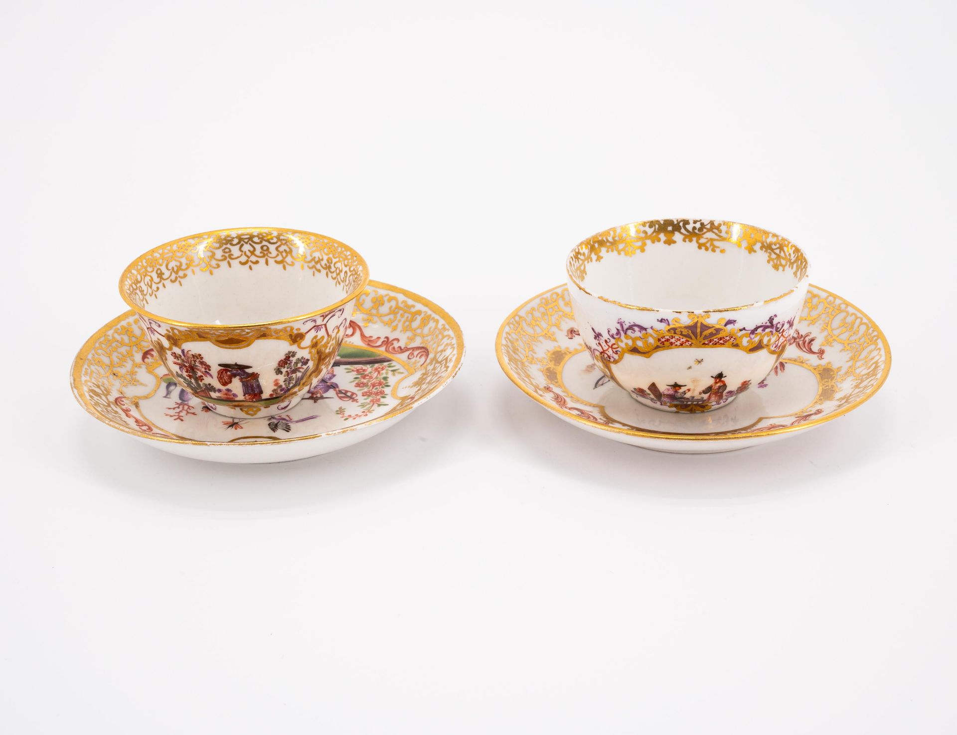 Meissen: TWO PORCELAIN TEA BOWLS AND SAUCERS WITH EARLY CHINOISERIES - Image 3 of 6