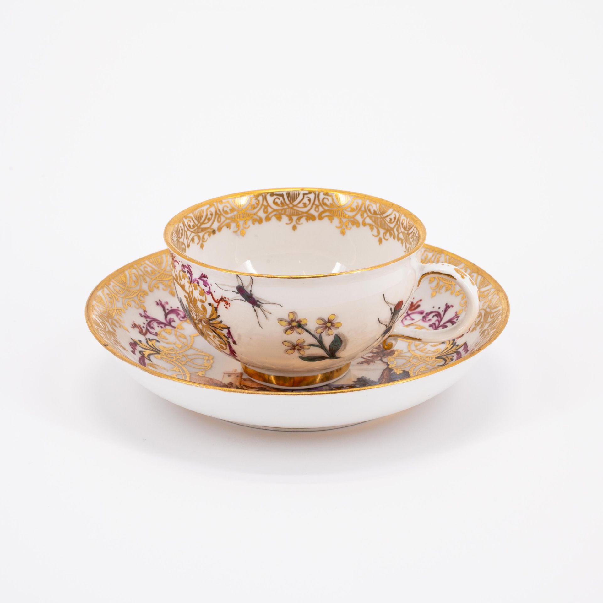 Meissen: CUP AND SAUCER WITH LARGE GOLD CARTOUCHES AND HUNTING SCENES - Image 2 of 6