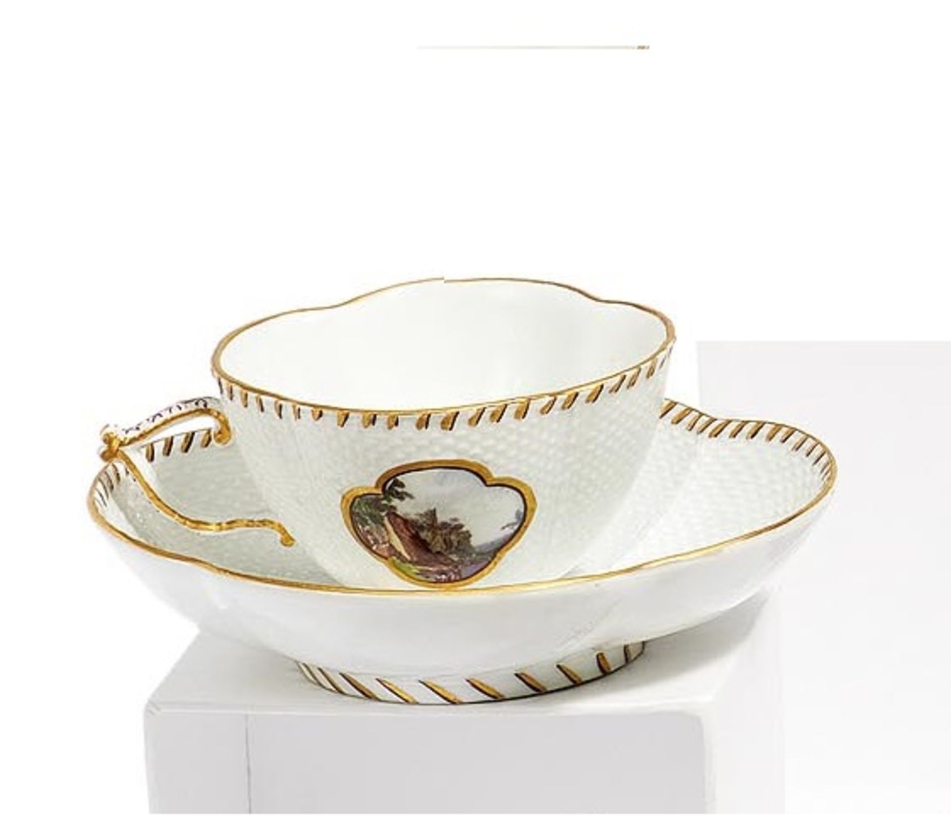 Meissen: PORCELAIN CUP AND SAUCER WITH LANDSCAPE CARTOUCHES AND BASKET WEAVE RELIEF - Image 7 of 7