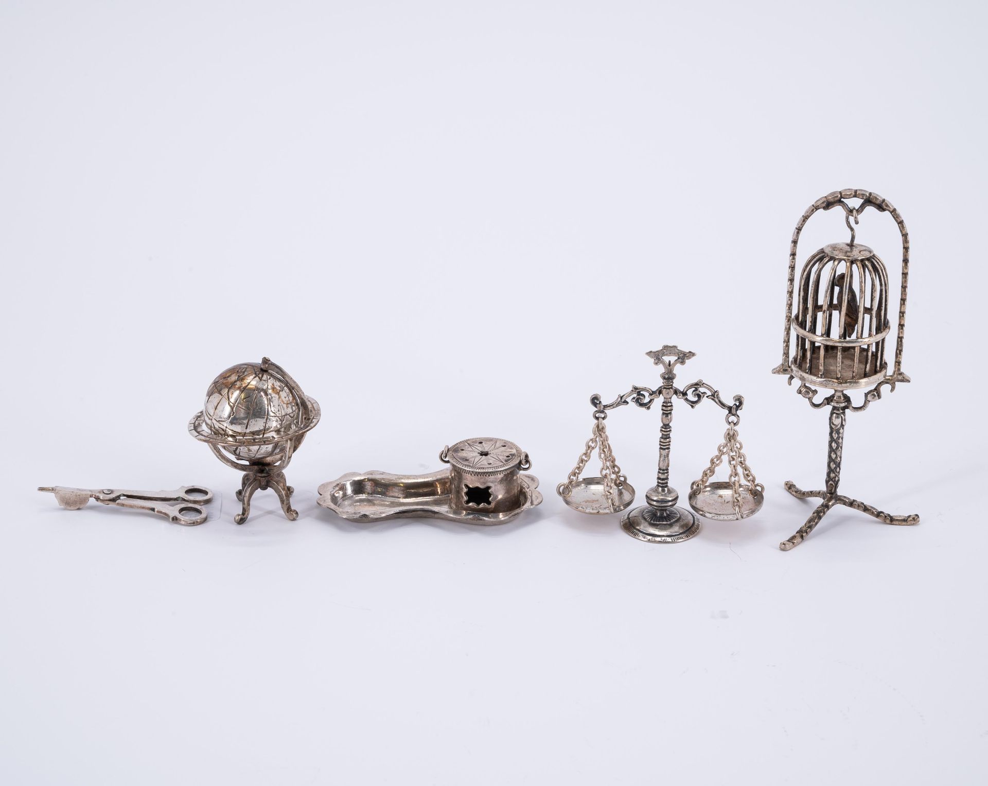 ENSEMBLE OF NINE SILVER MINIATURE OBJECTS - Image 5 of 6