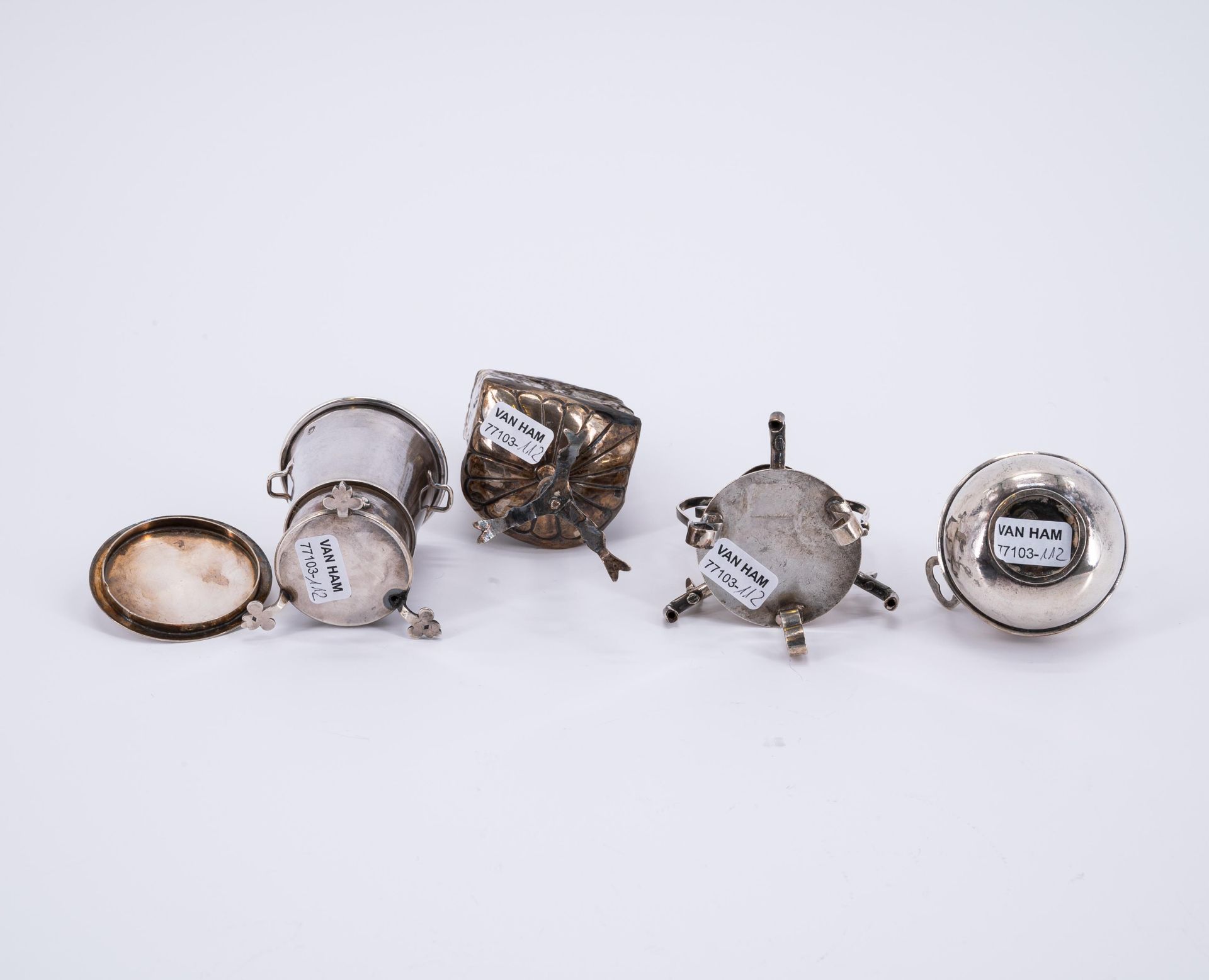 ENSEMBLE OF NINE SILVER MINIATURE OBJECTS - Image 4 of 6