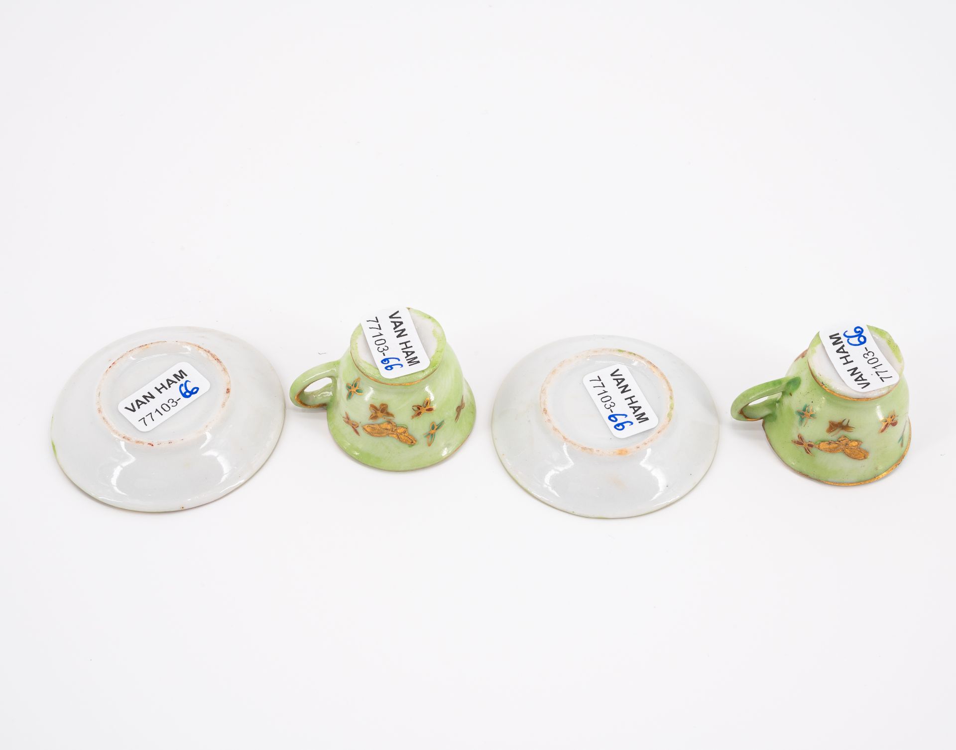 Germany: CERAMIC MINIATURE DINNER SERVICE AND PORCELAIN MINIATURE TEASERVICE - Image 11 of 16