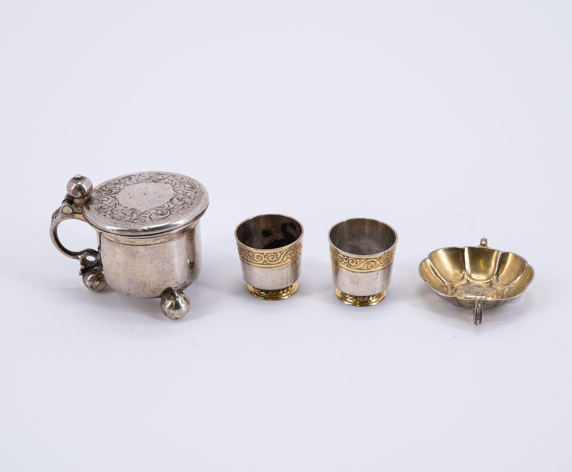 A PAIR OF SILVER STACKING CUPS, A SILVER MINIATURE TASTEVIN AND A SILVER MINIATURE TANKARD - Image 2 of 3