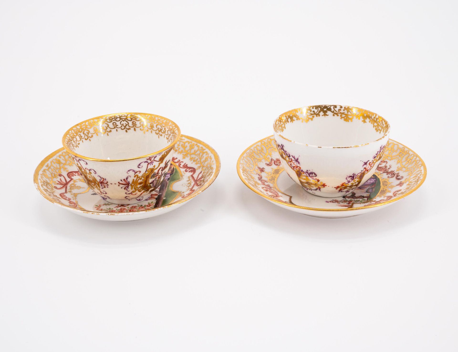 Meissen: TWO PORCELAIN TEA BOWLS AND SAUCERS WITH EARLY CHINOISERIES - Image 4 of 6