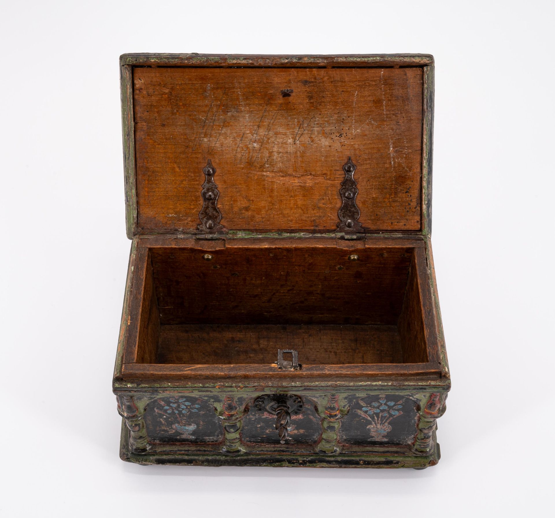 MINIATURE BEECH WOOD CHEST - Image 6 of 7