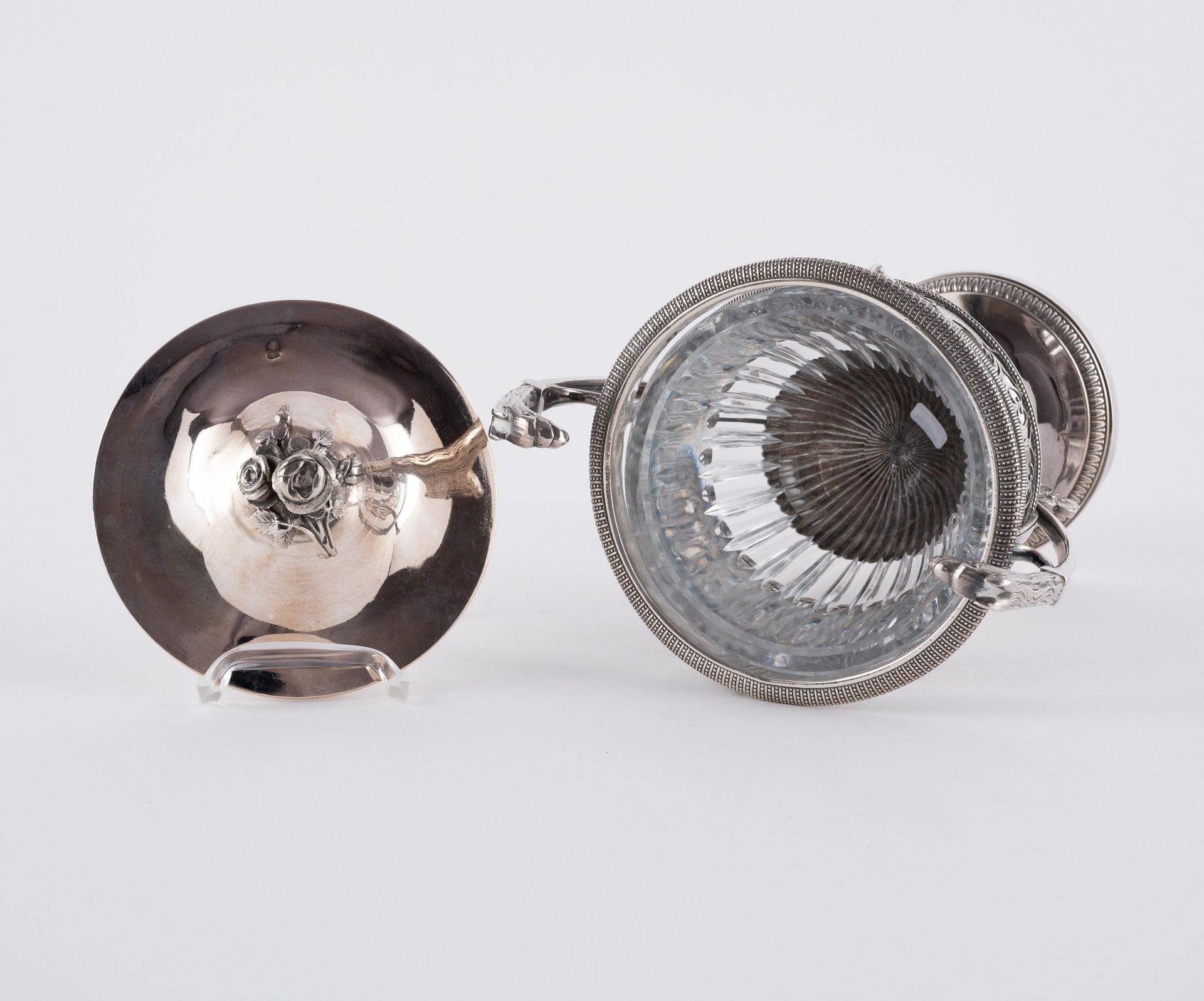 Nicolas-Richard Masson: FOOTED-SILVER SUGAR VESSEL WITH MASCARONS - Image 5 of 6