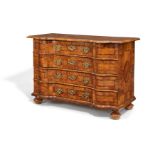 Mitteldeutsch: CHEST OF DRAWERS WITH SERPENTINE FRONT