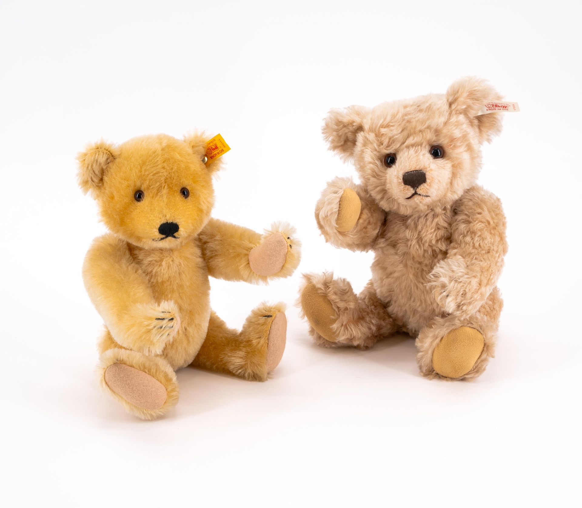 Steiff: TWO STEIFF BEARS FROM COLLECTORS EDITIONS MADE OF MOHAIR PLUSH, WOOL AND GLASS