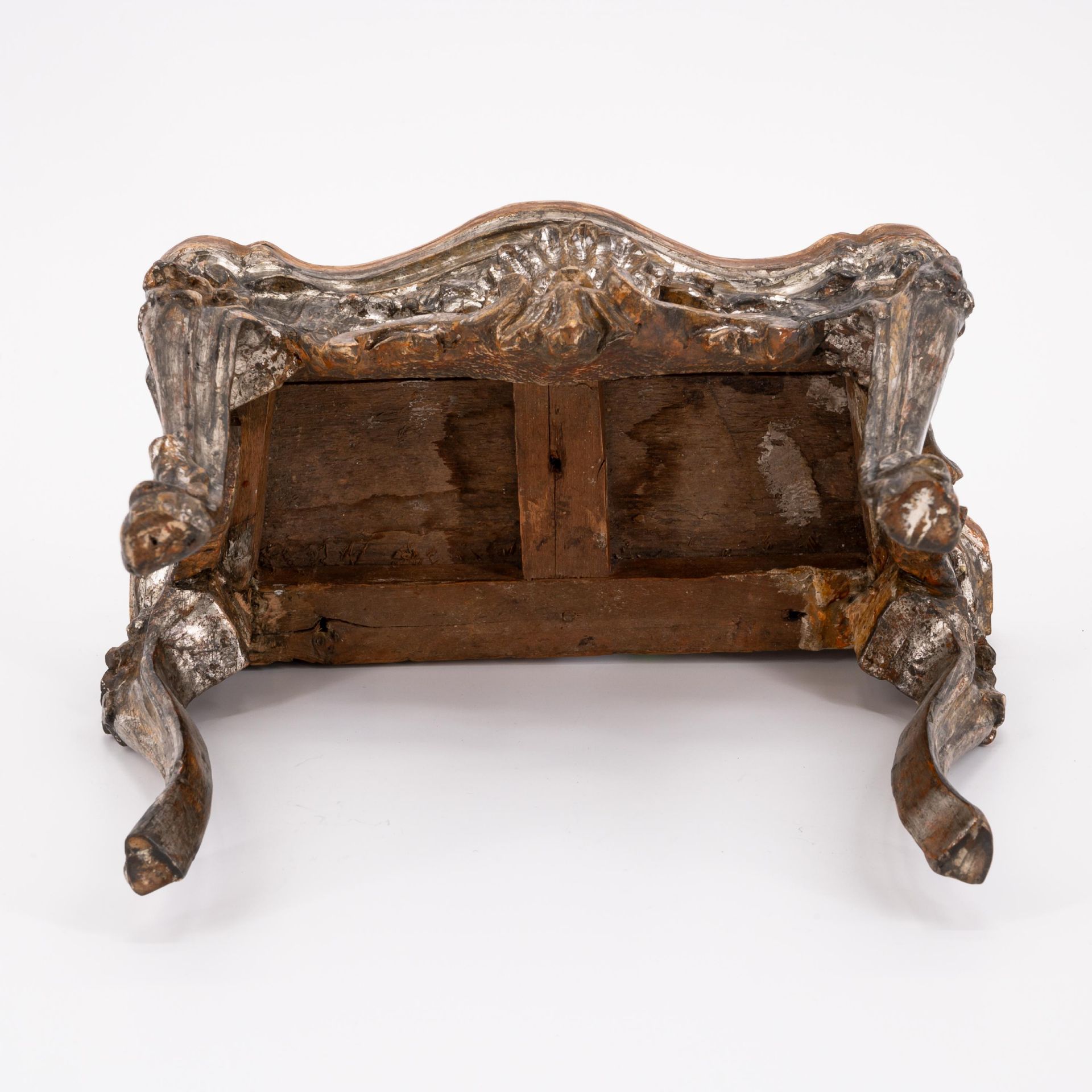 Venice: SMALL WOODEN MINIATURE CONSOLE TABLE WITH TROMPE L'OEUIL MARBLE PLATE - Image 6 of 6