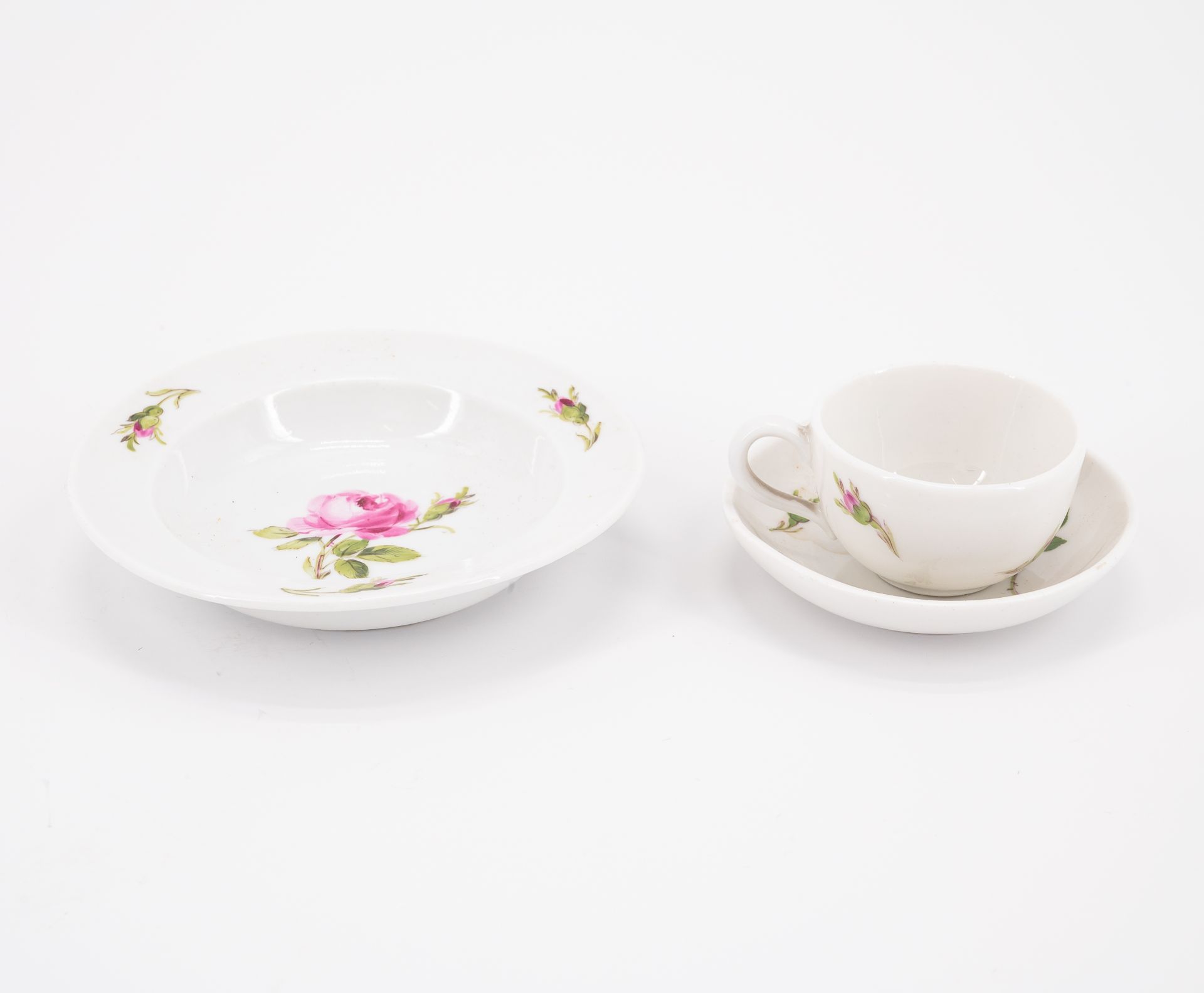 ENSEMBLE OF FIVE PORCELAIN MINIATURE CUPS AND SAUCERS WITH APPLIED FLOWERS - Image 5 of 6