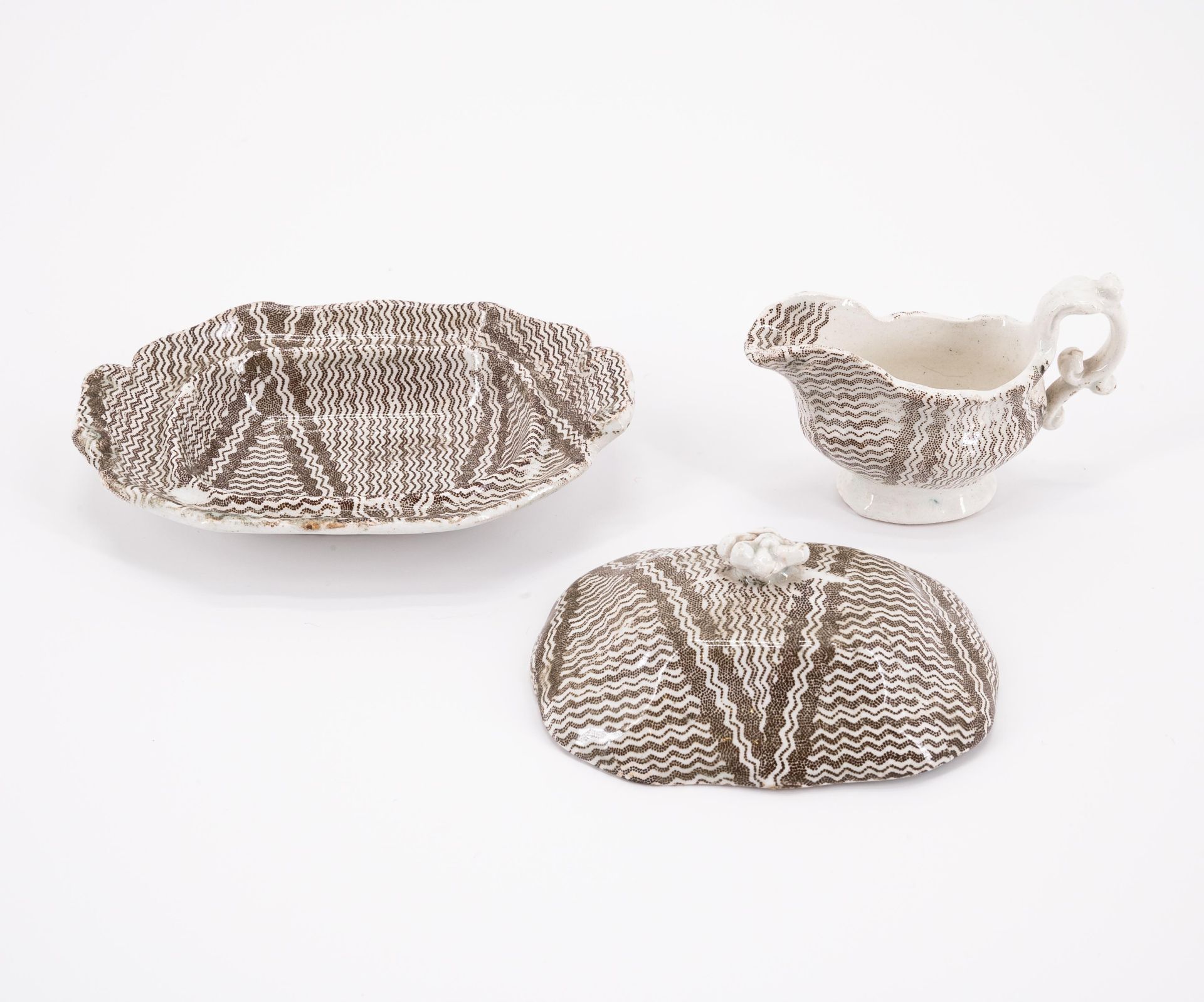 Germany: CERAMIC MINIATURE DINNER SERVICE AND PORCELAIN MINIATURE TEASERVICE - Image 7 of 16