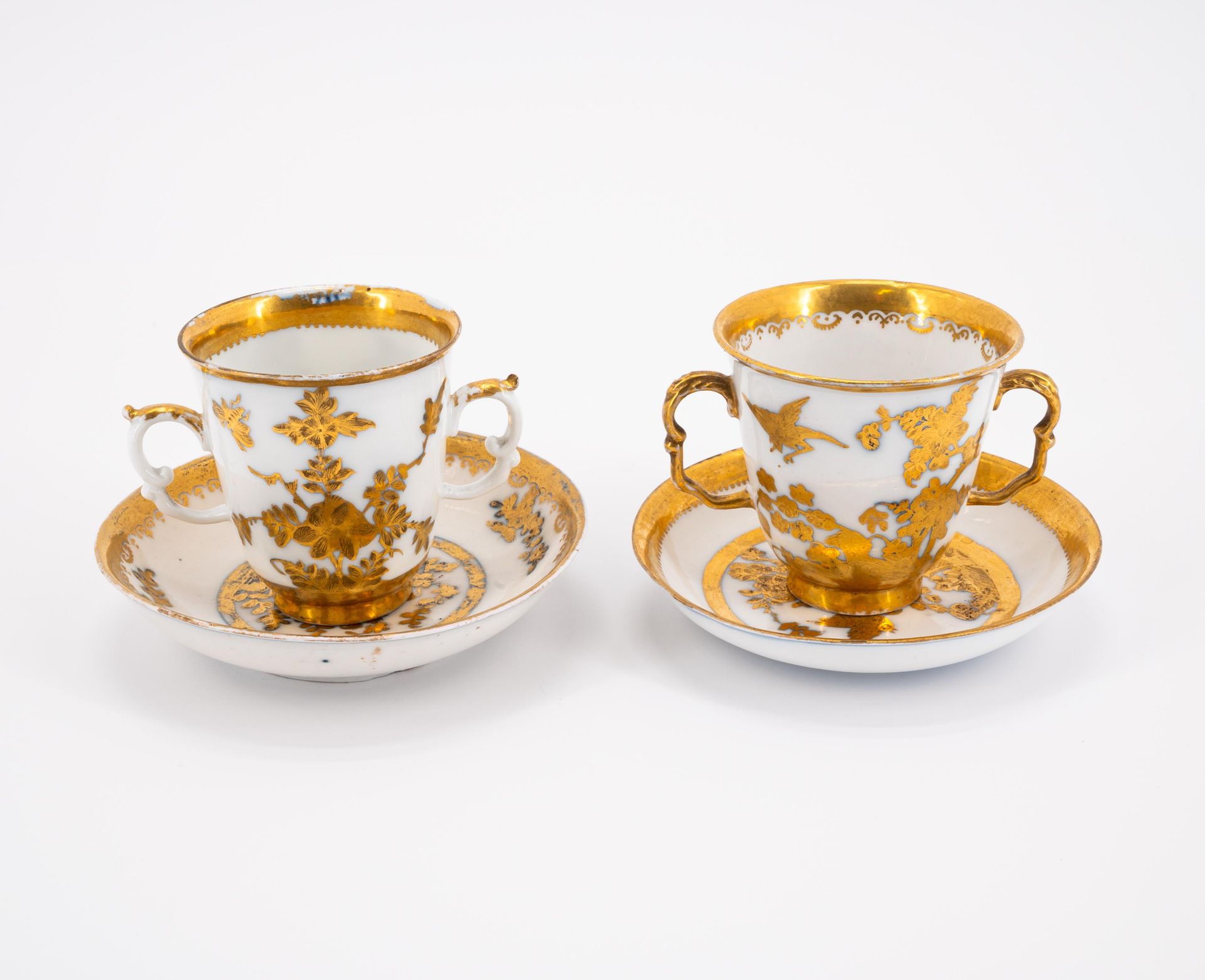 Meissen: TWO PORCELAIN BEAKERS WITH DOUBLE HANDLE WITH SAUCERS AND DECORATED-OVER THREE FRIENDS DECO - Image 3 of 6