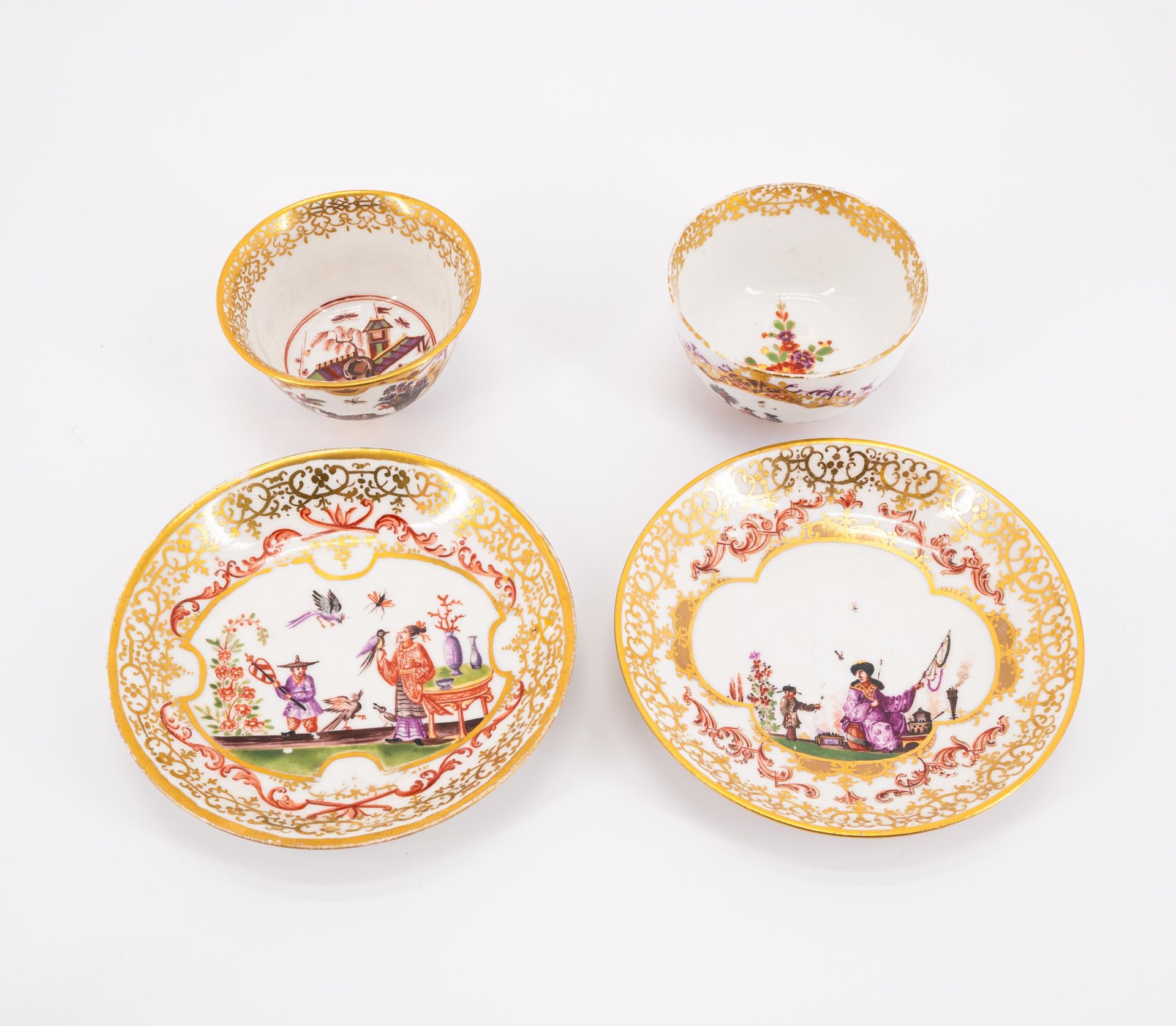 Meissen: TWO PORCELAIN TEA BOWLS AND SAUCERS WITH EARLY CHINOISERIES - Image 5 of 6