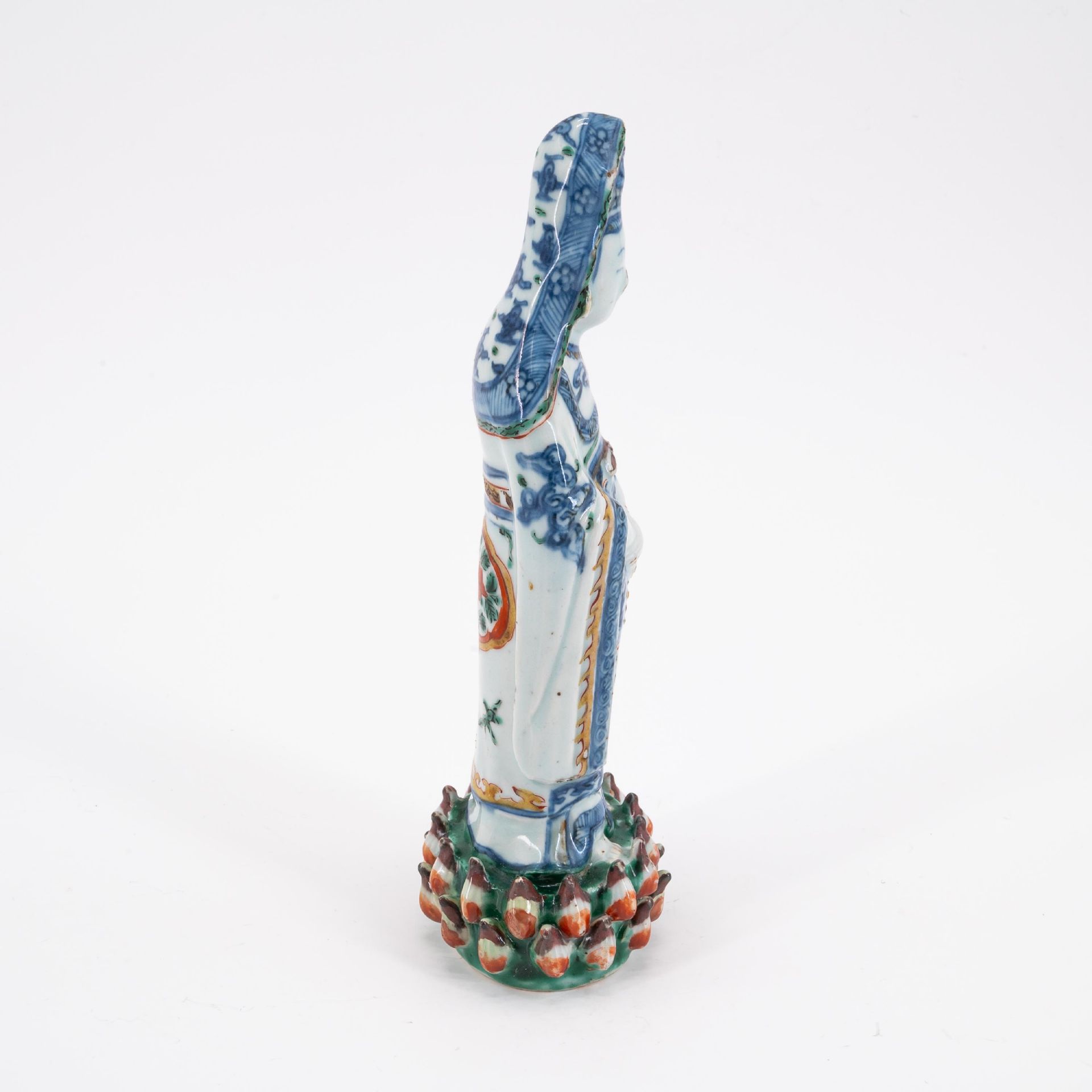 STANDING PORCELAIN GUANYIN - Image 4 of 5