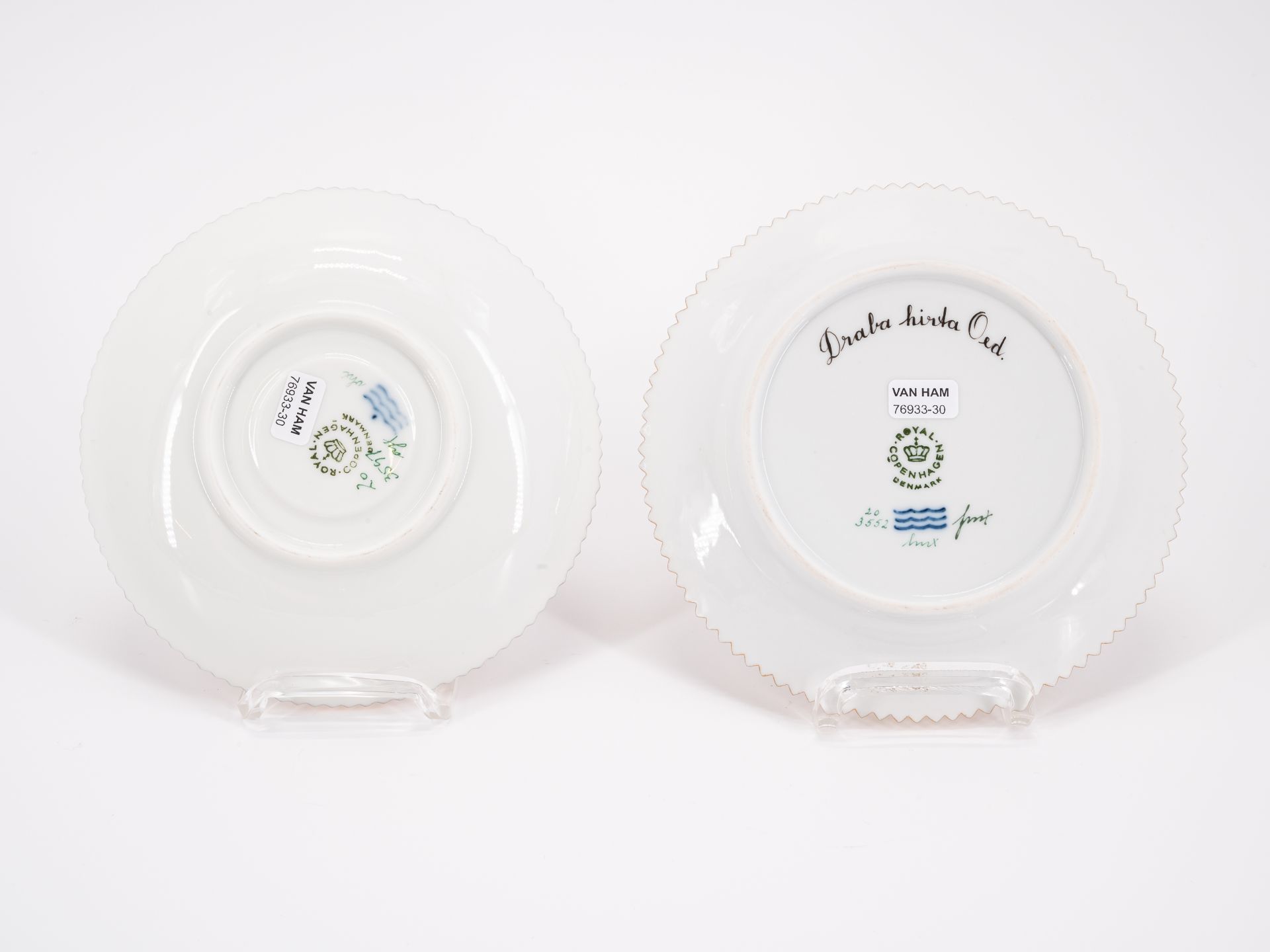 Royal Copenhagen: 95 PIECES FROM A 'FLORA DANICA' DINING SERVICE - Image 23 of 26