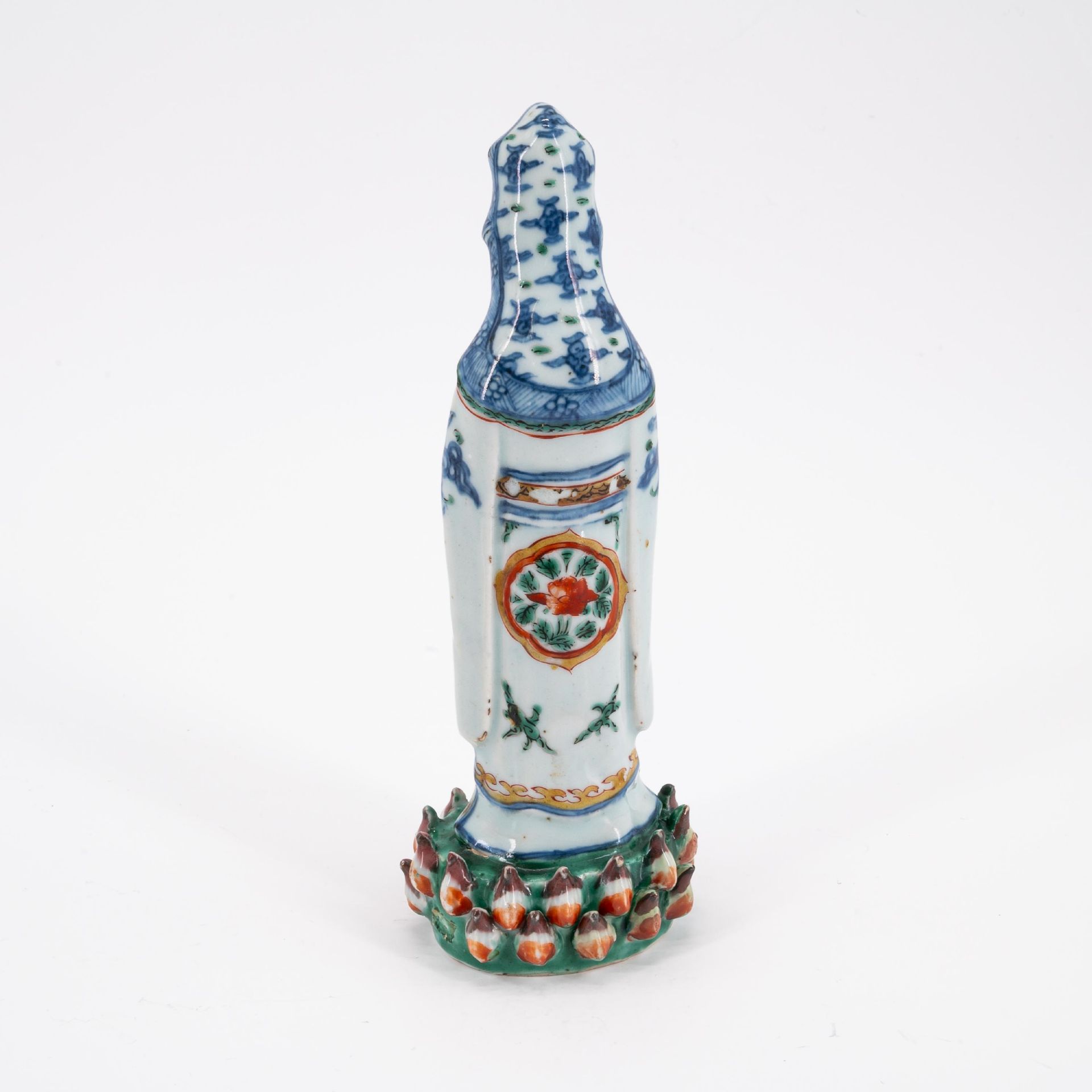 STANDING PORCELAIN GUANYIN - Image 3 of 5
