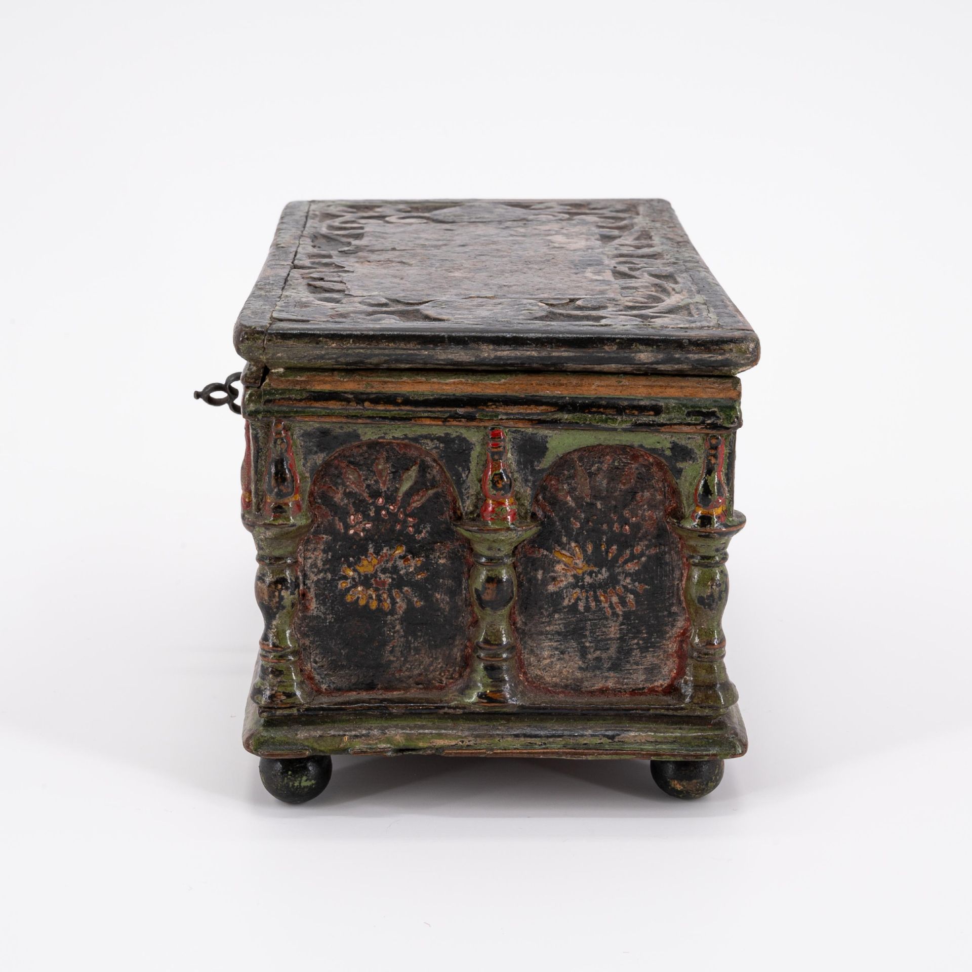 MINIATURE BEECH WOOD CHEST - Image 2 of 7