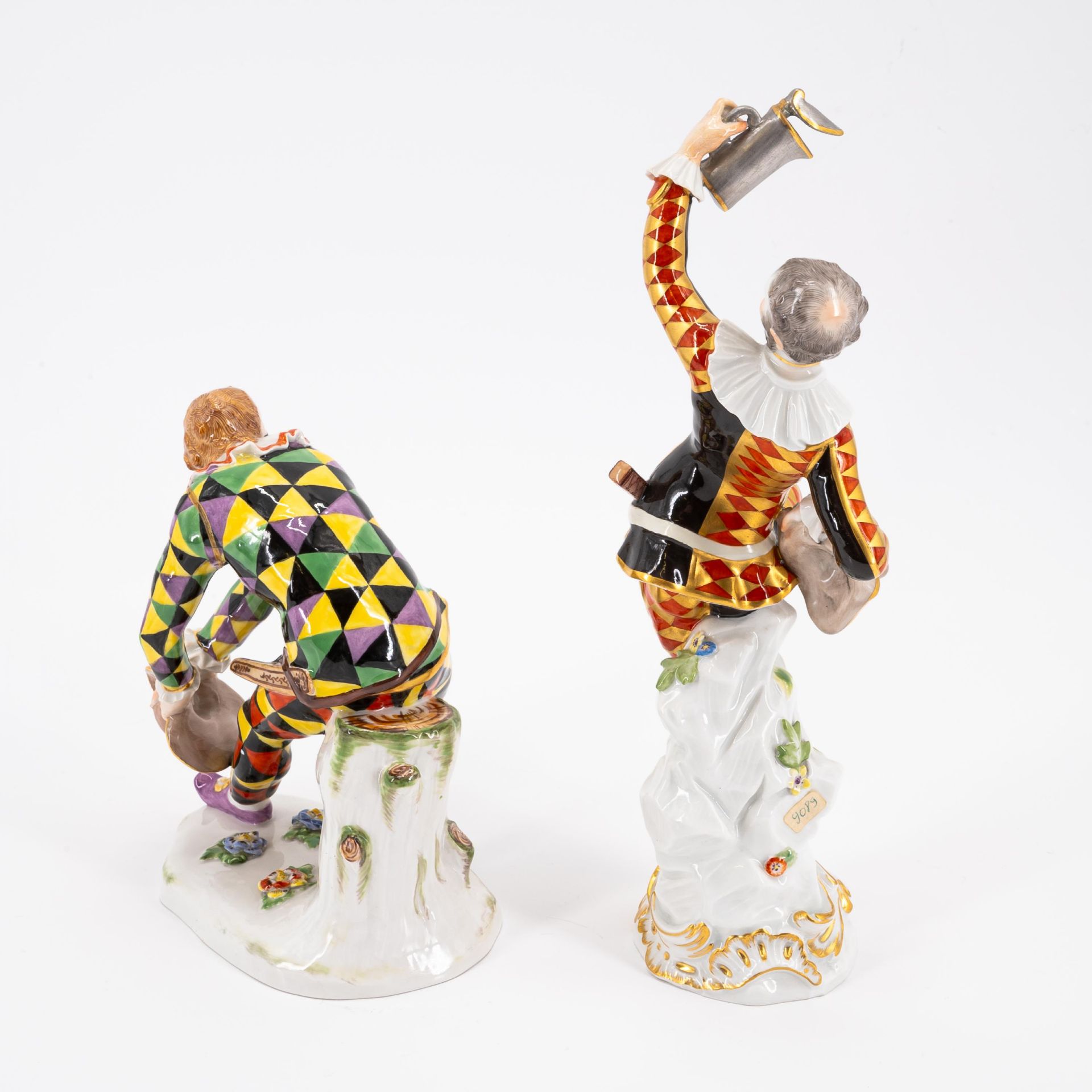 Meissen: FOUR LARGE AND THREE SMALL PORCELAIN FIGURINES FROM THE COMMEDIA DELL'ARTE - Image 6 of 10