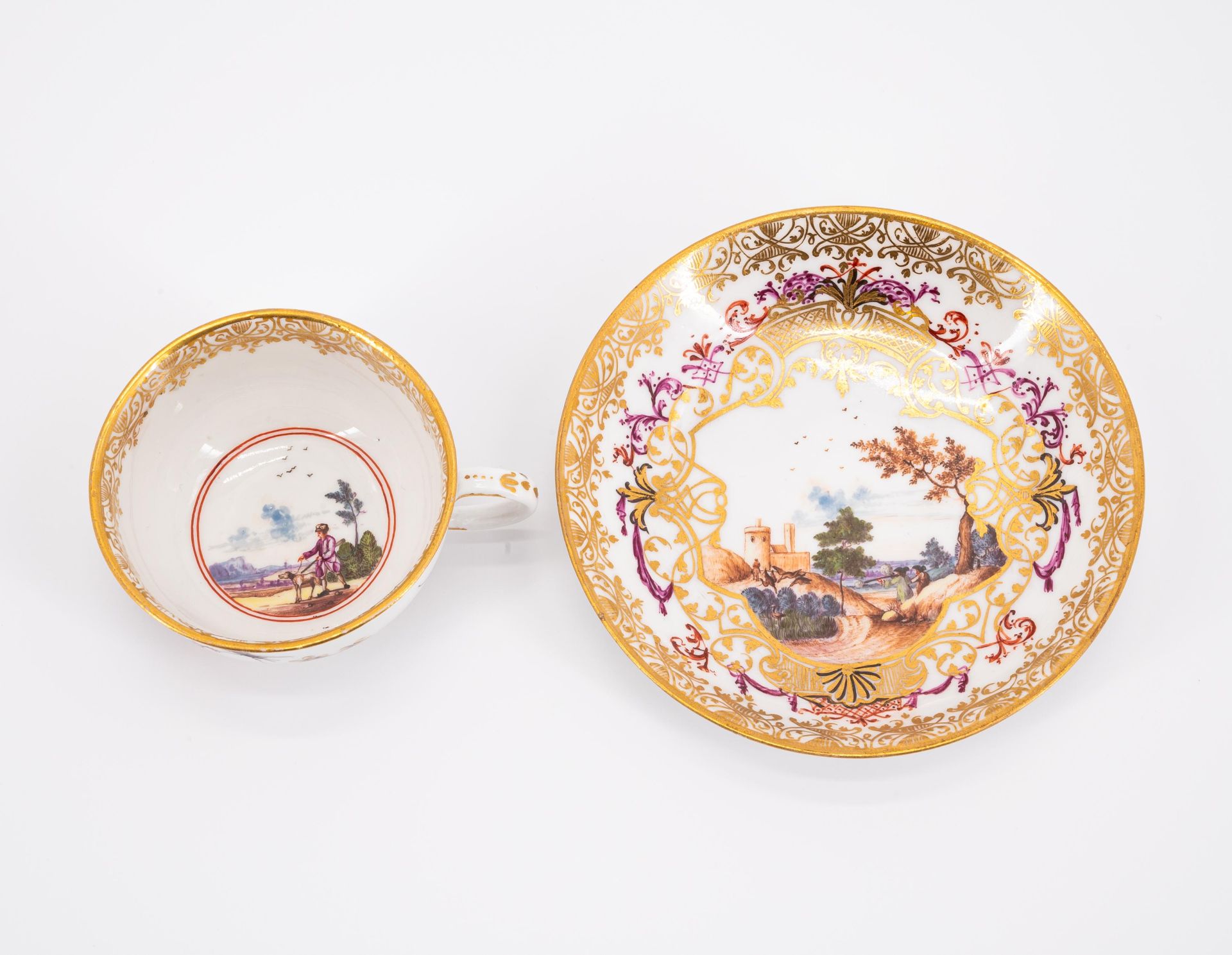 Meissen: CUP AND SAUCER WITH LARGE GOLD CARTOUCHES AND HUNTING SCENES - Image 5 of 6