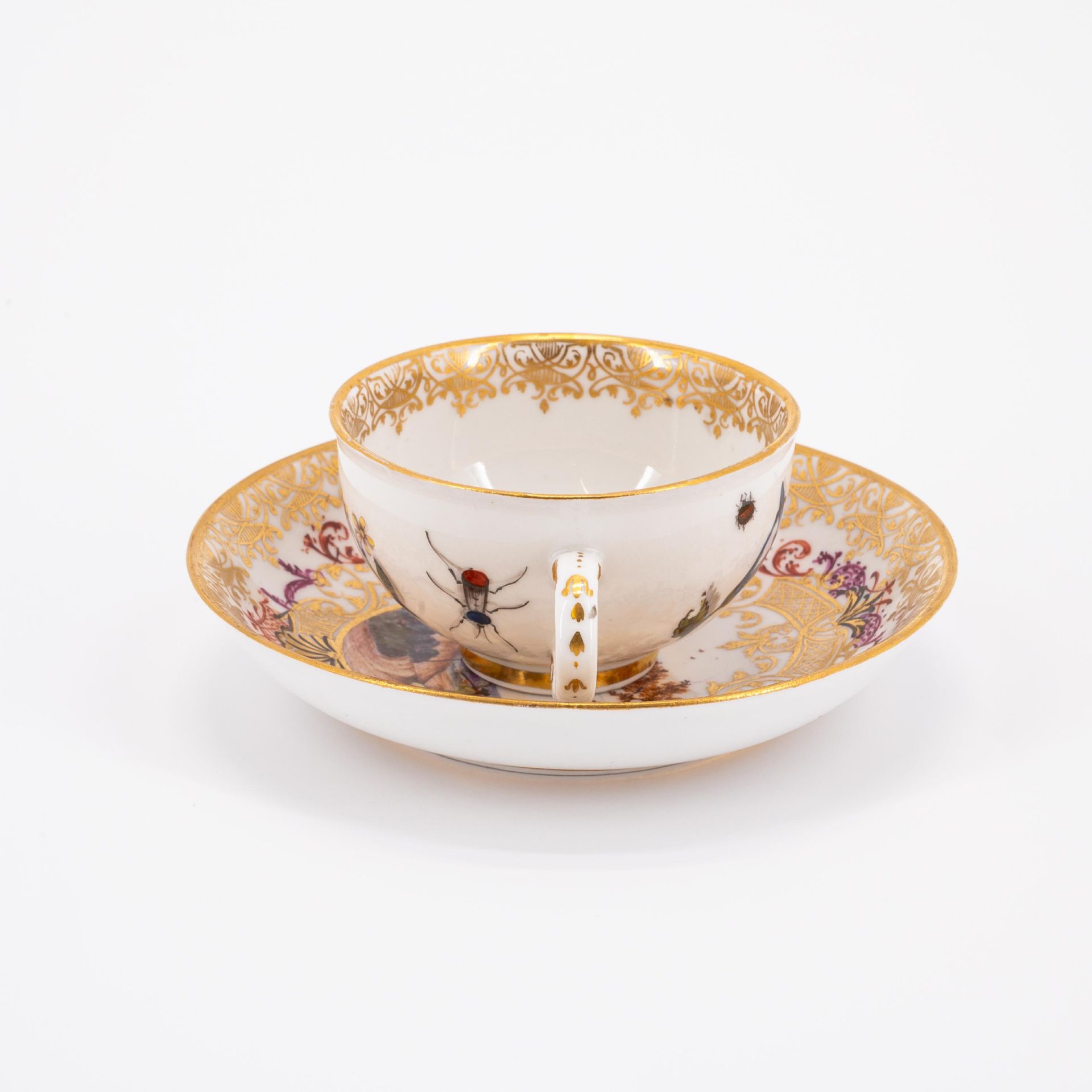 Meissen: CUP AND SAUCER WITH LARGE GOLD CARTOUCHES AND HUNTING SCENES - Image 3 of 6