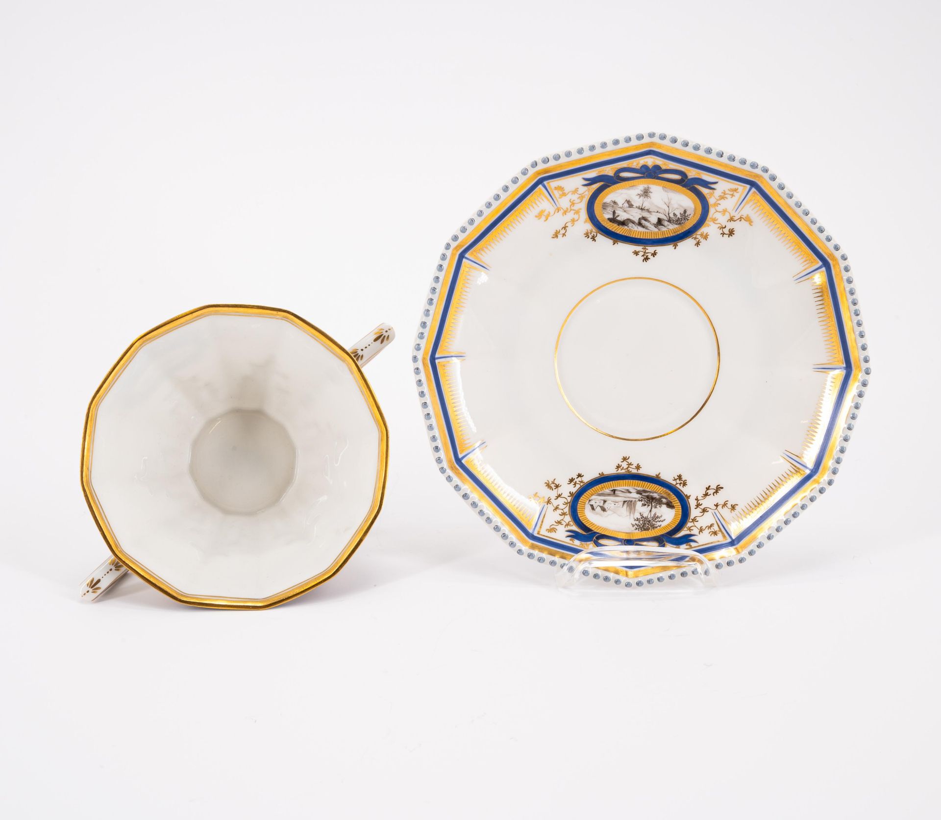 Nymphenburg: LARGE DINNER SERVICE 'ROYAL BAVARIAN' WITH 107 PIECES - Image 5 of 26
