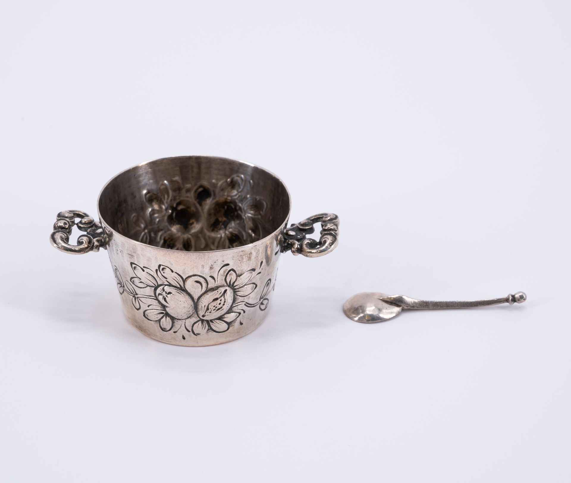 Germany: ENSEMBLE OF SIX SILVER MINIATURE OBJECTS - Image 8 of 8