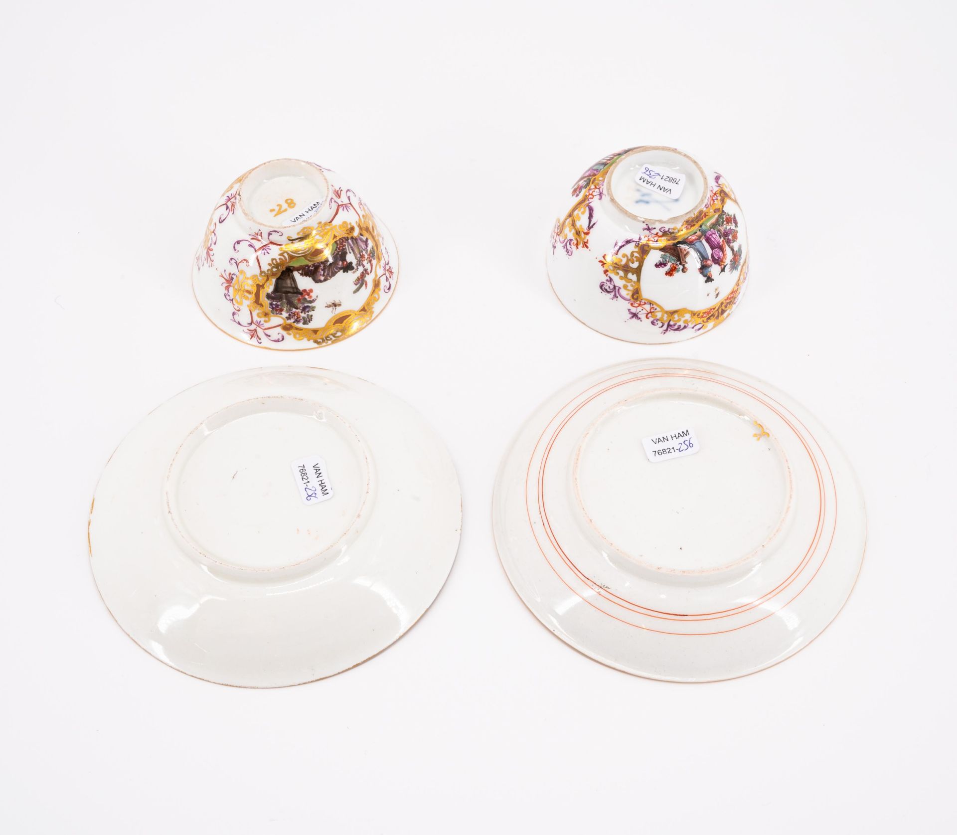 Meissen: TWO PORCELAIN TEA BOWLS AND SAUCERS WITH EARLY CHINOISERIES - Image 6 of 6