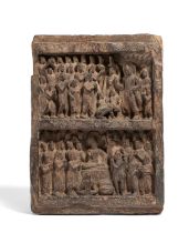 Kleine Reliefplatte mit zwei Szenen des betenden Buddhas