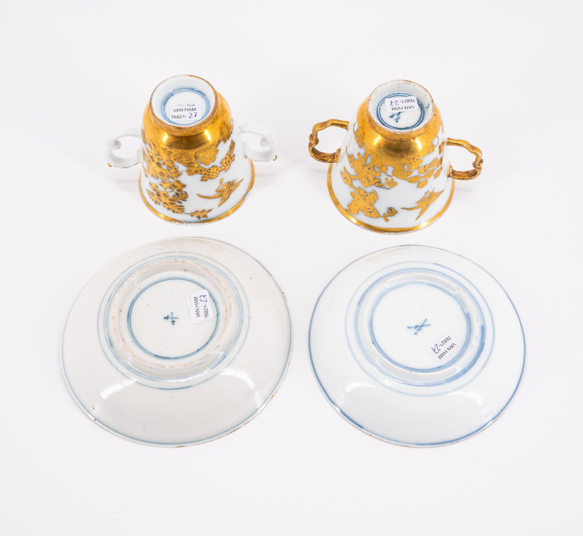 Meissen: TWO PORCELAIN BEAKERS WITH DOUBLE HANDLE WITH SAUCERS AND DECORATED-OVER THREE FRIENDS DECO - Image 6 of 6