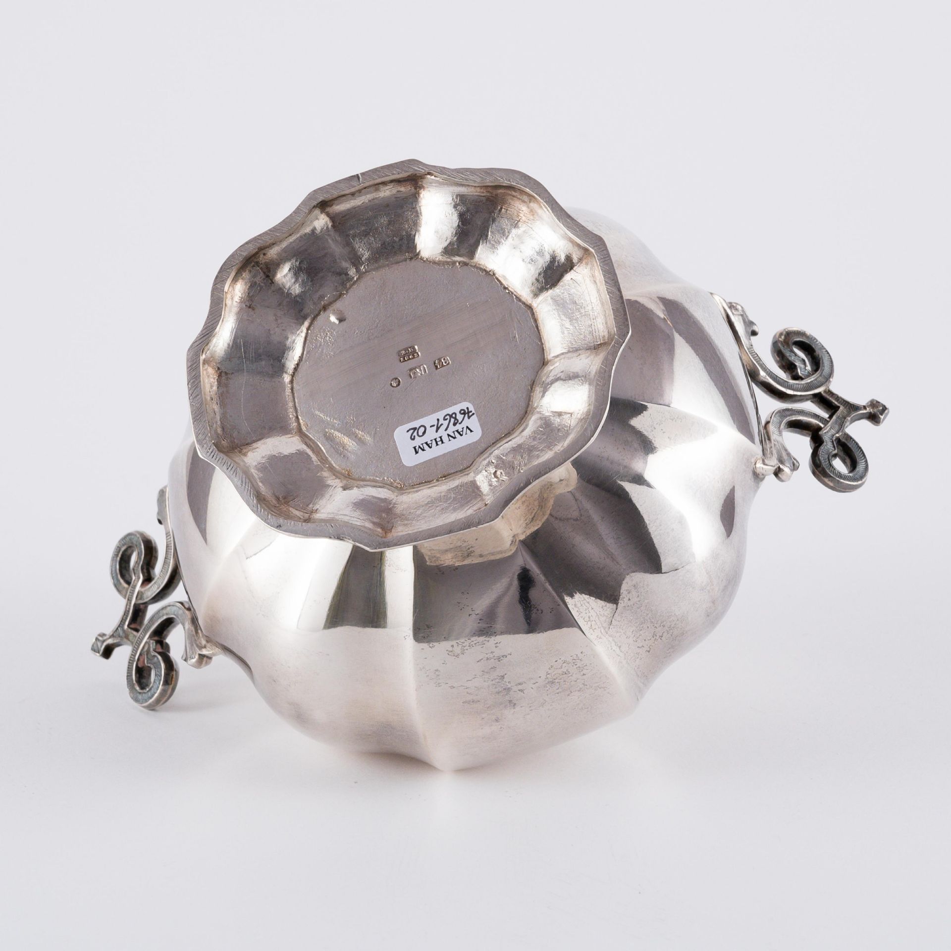 Karl Järveläinen: FOOTED SUGAR BOWL WITH FLOWER FINIAL - Image 6 of 6