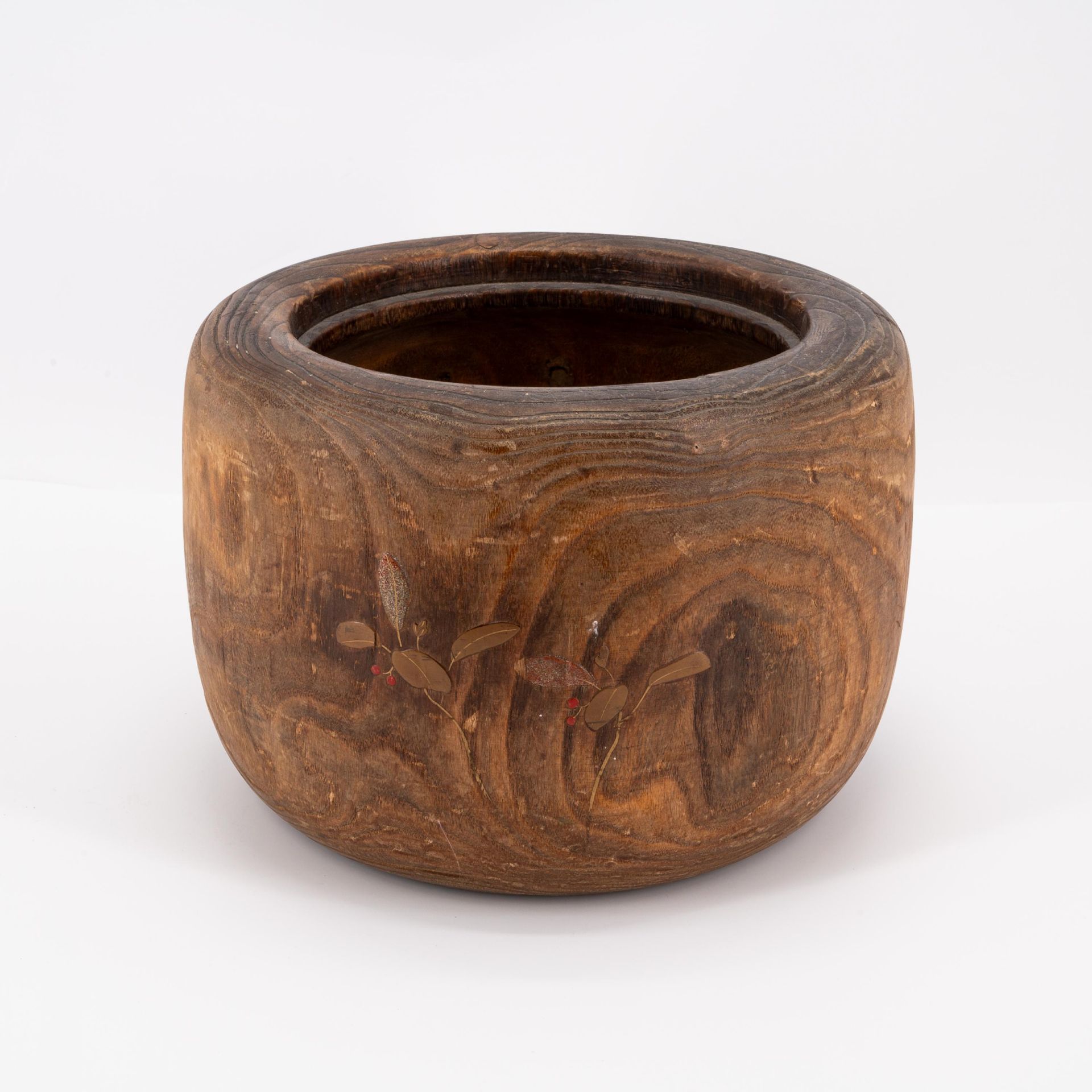 TWO WOODEN AND COPPER COAL BASINS, SO-CALLED HIBACHI WITH FLORAL DECOR - Image 8 of 11