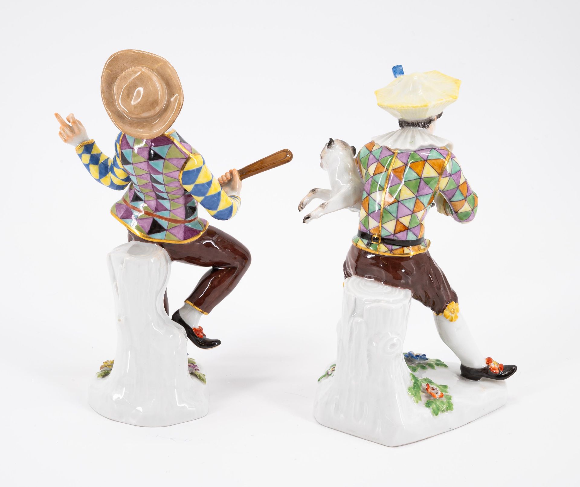 Meissen: FOUR LARGE AND THREE SMALL PORCELAIN FIGURINES FROM THE COMMEDIA DELL'ARTE - Image 9 of 10