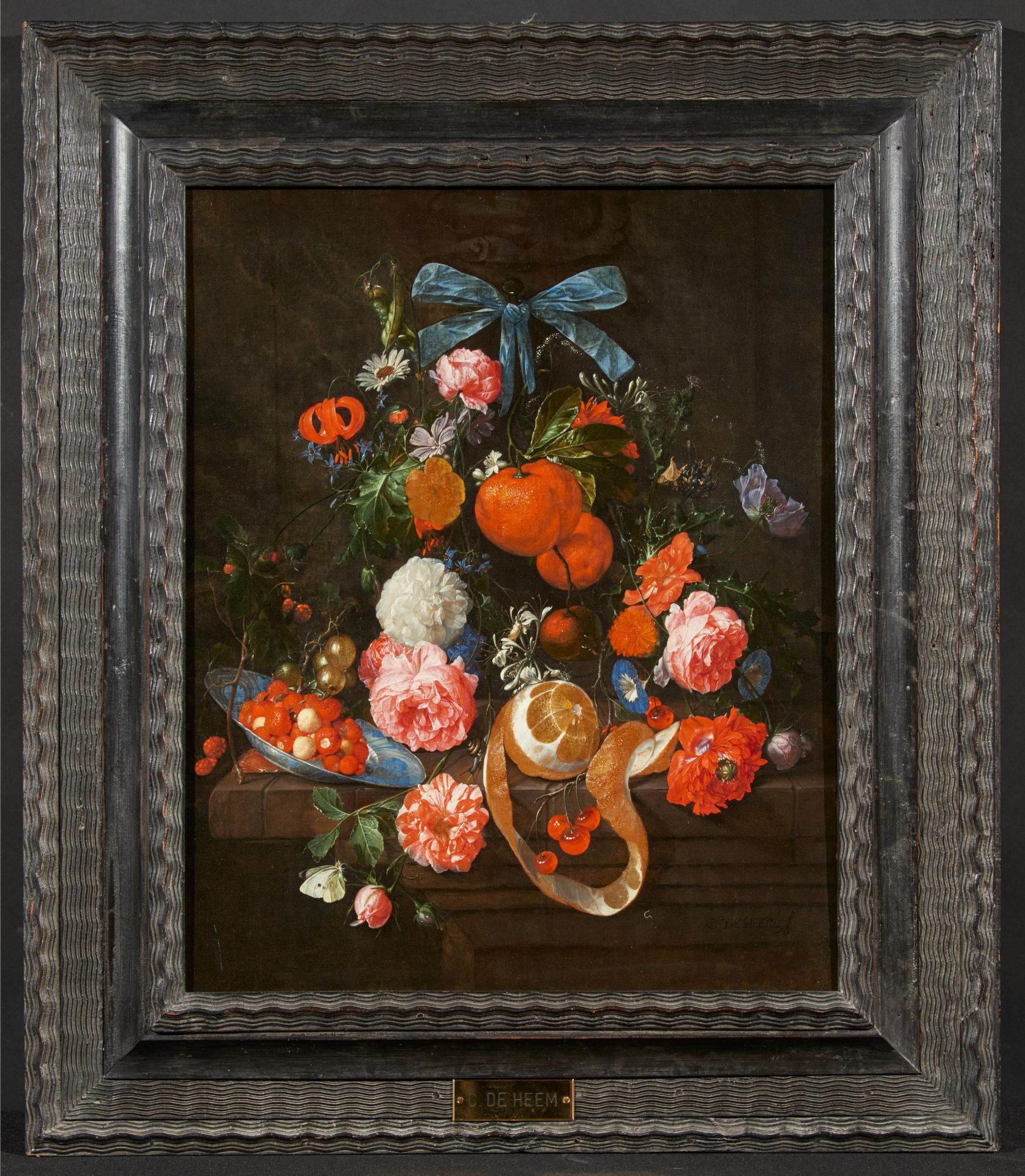 Cornelis de Heem: Stillleben mit Orangen, Rosen und Blumen auf einem Steinvorsprung mit Beeren in ei - Bild 2 aus 4