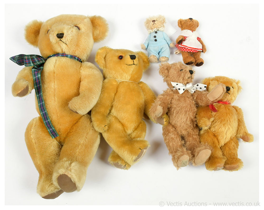 GRP inc Dean's Rag Book teddy bears x six