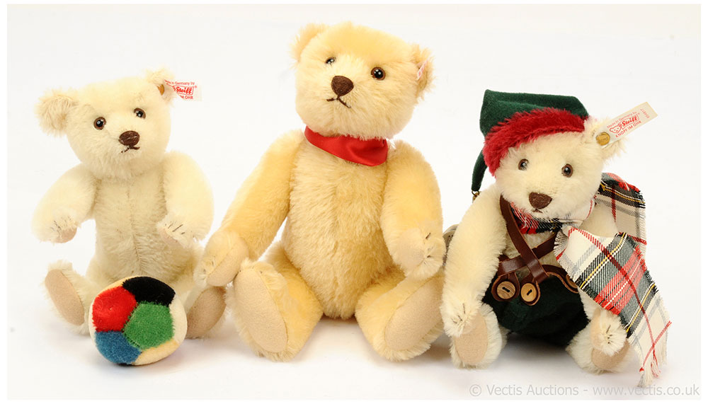 GRP inc Steiff three teddy bears: (1) Exhibition